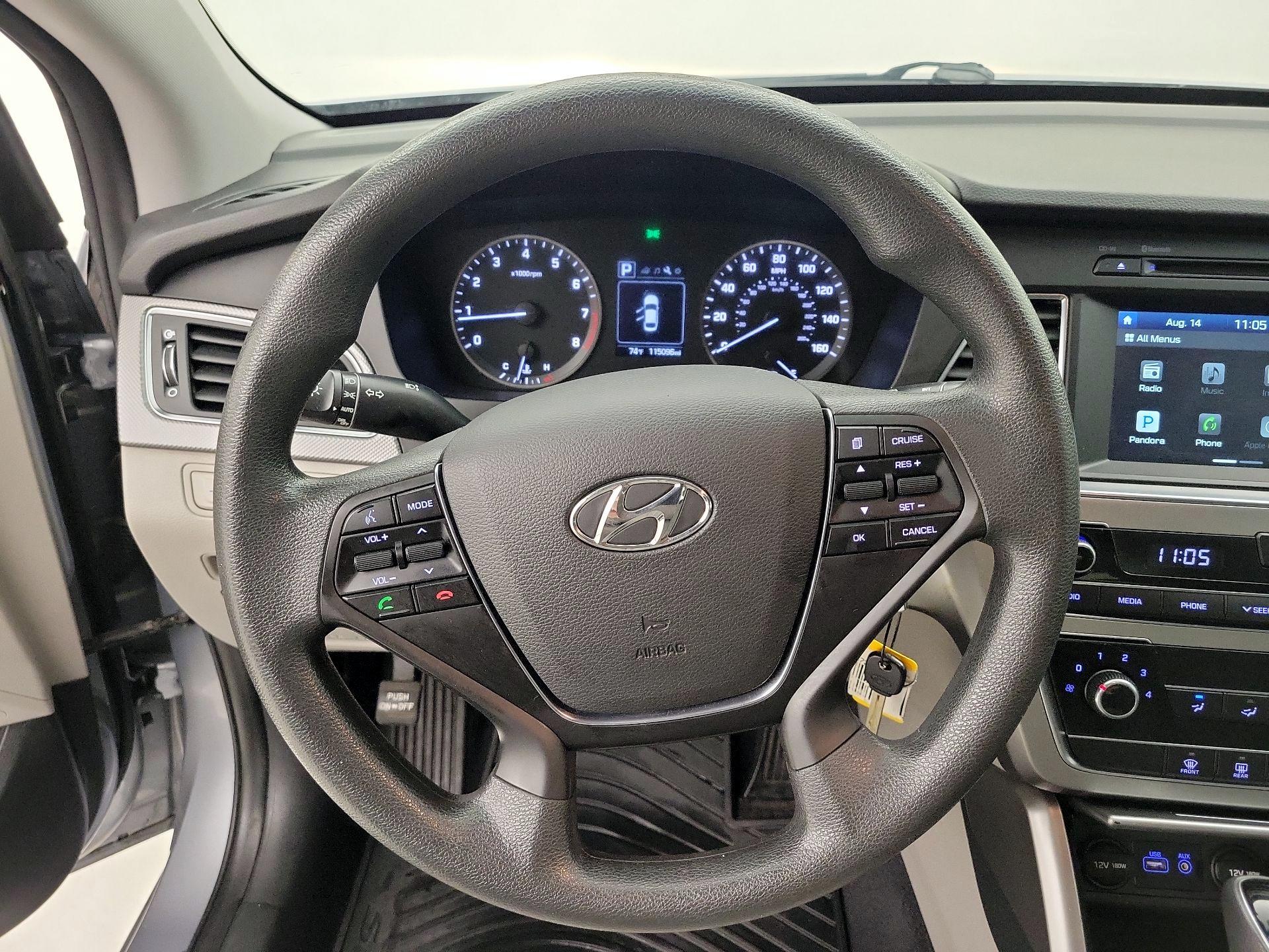 Thumbnail: 2017 Hyundai Sonata - 10
