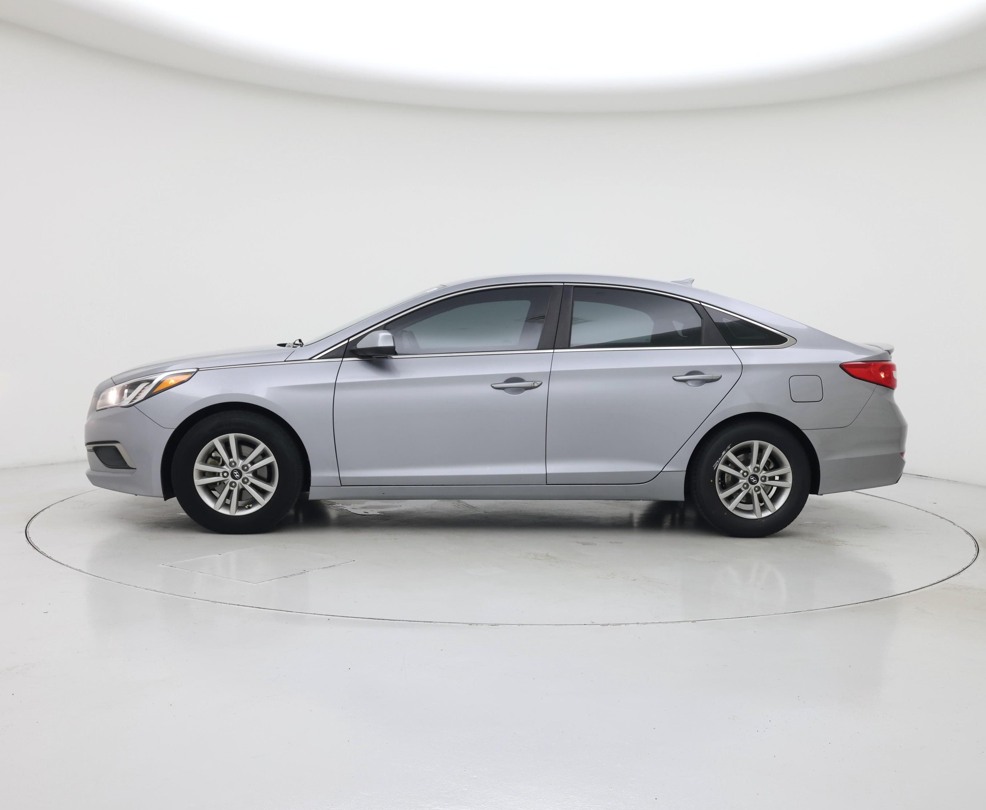 Thumbnail: 2017 Hyundai Sonata - 3
