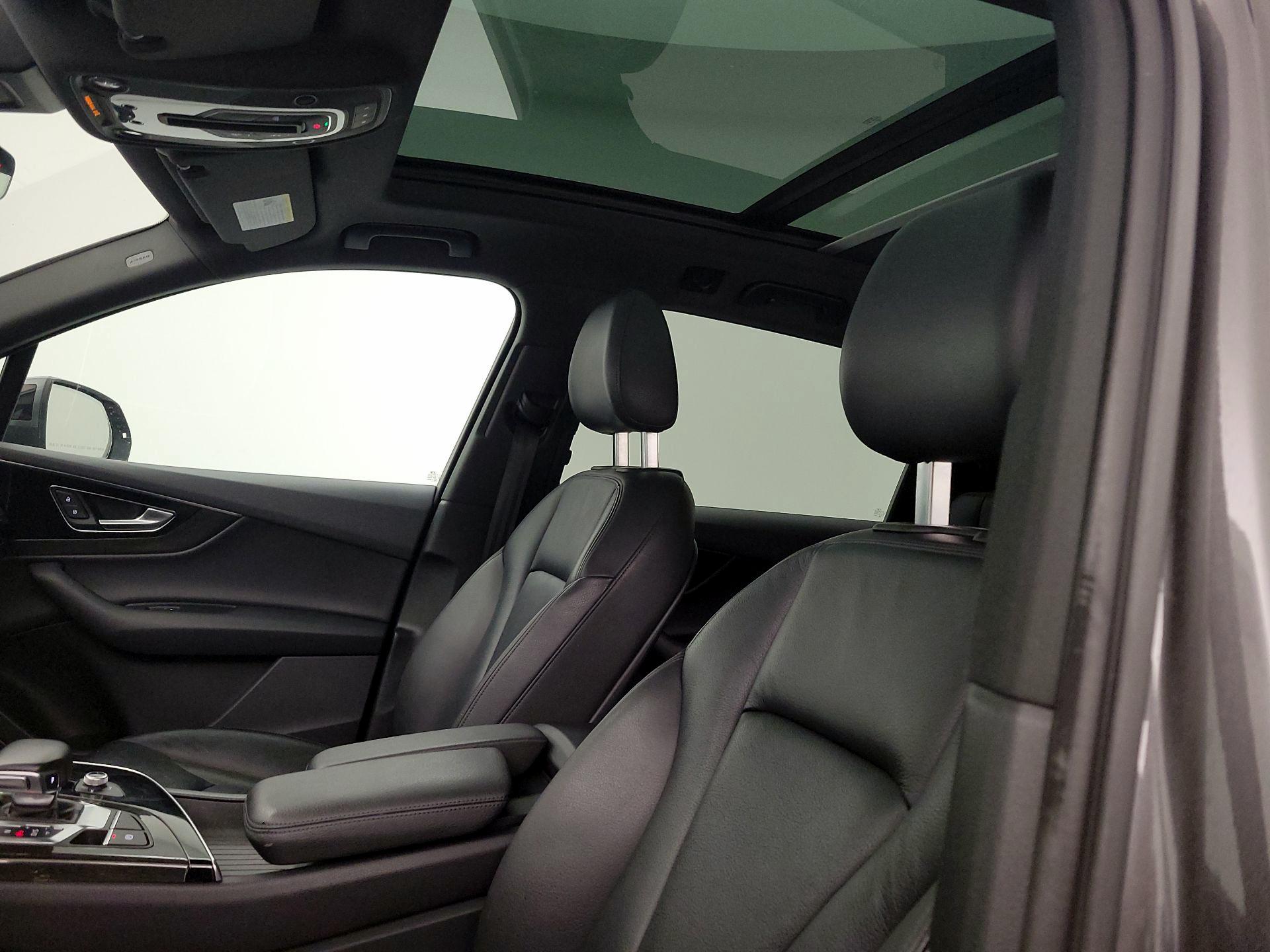 Thumbnail: 2019 Audi Q7 - 19