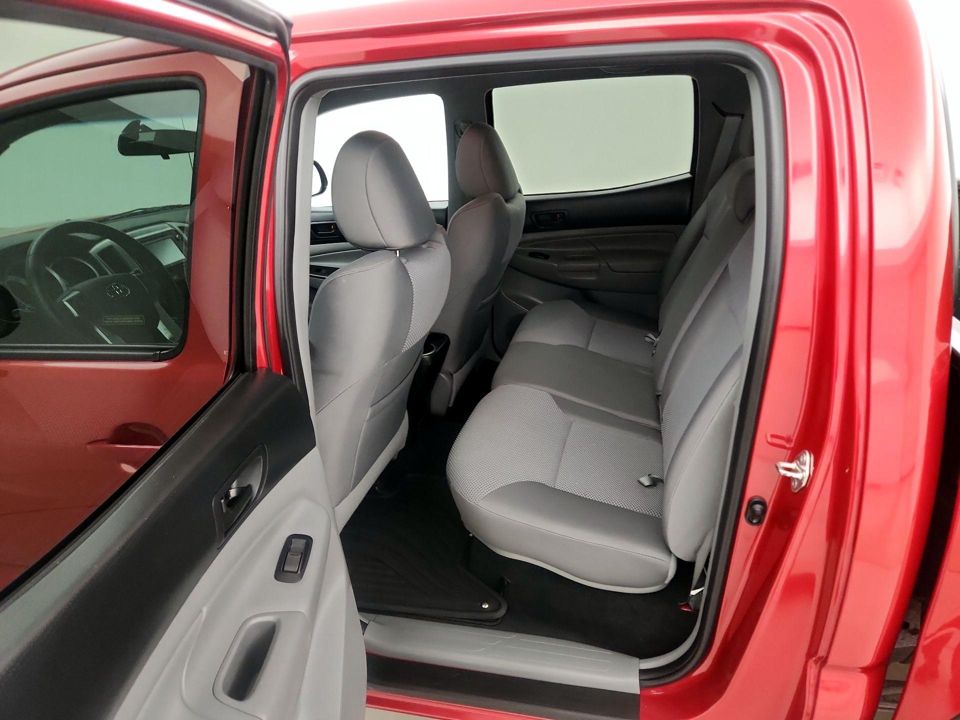Thumbnail: 2014 Toyota Tacoma - 19