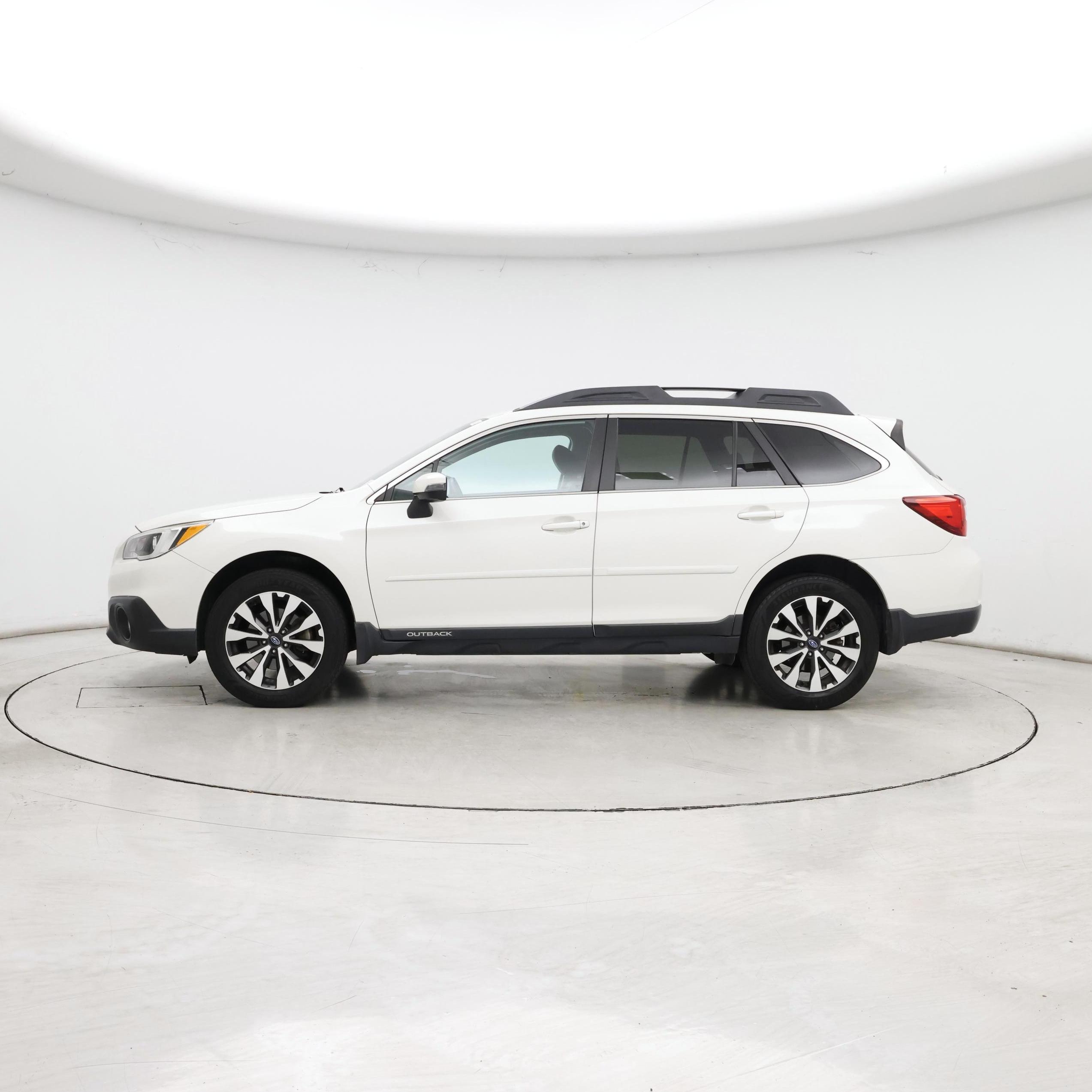 Thumbnail: 2016 Subaru Outback - 3