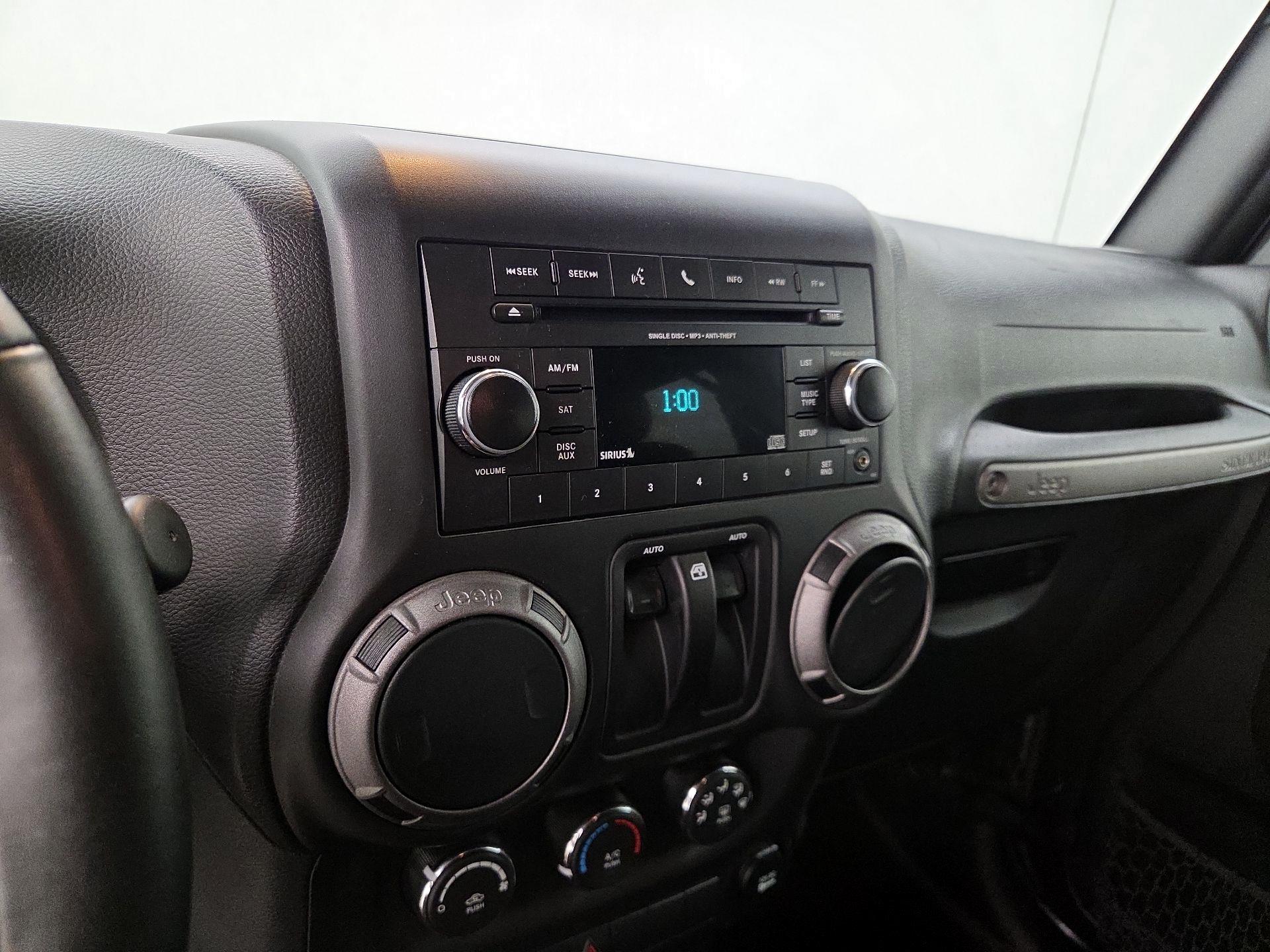 Thumbnail: 2017 Jeep Wrangler - 13