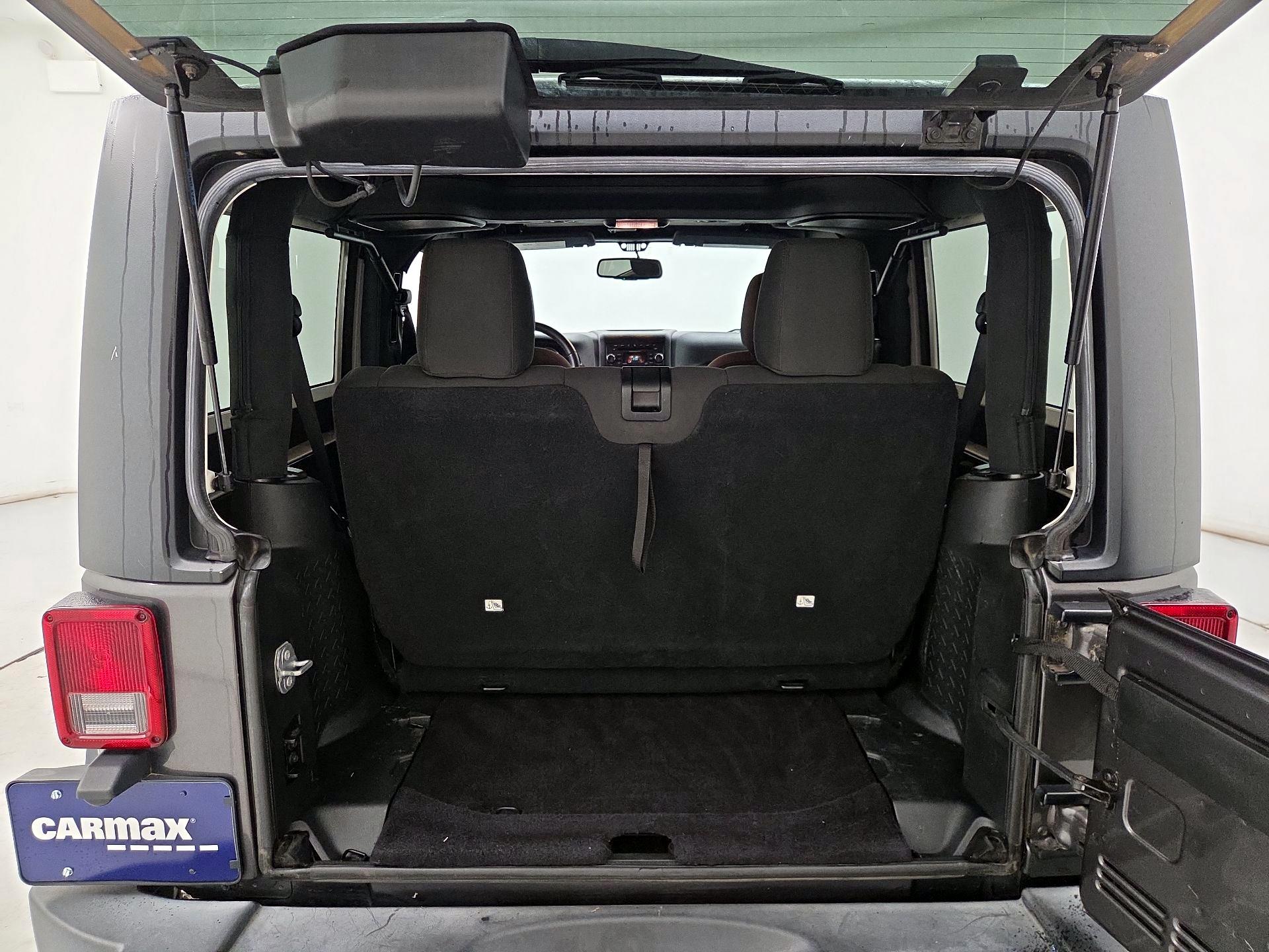 Thumbnail: 2017 Jeep Wrangler - 18