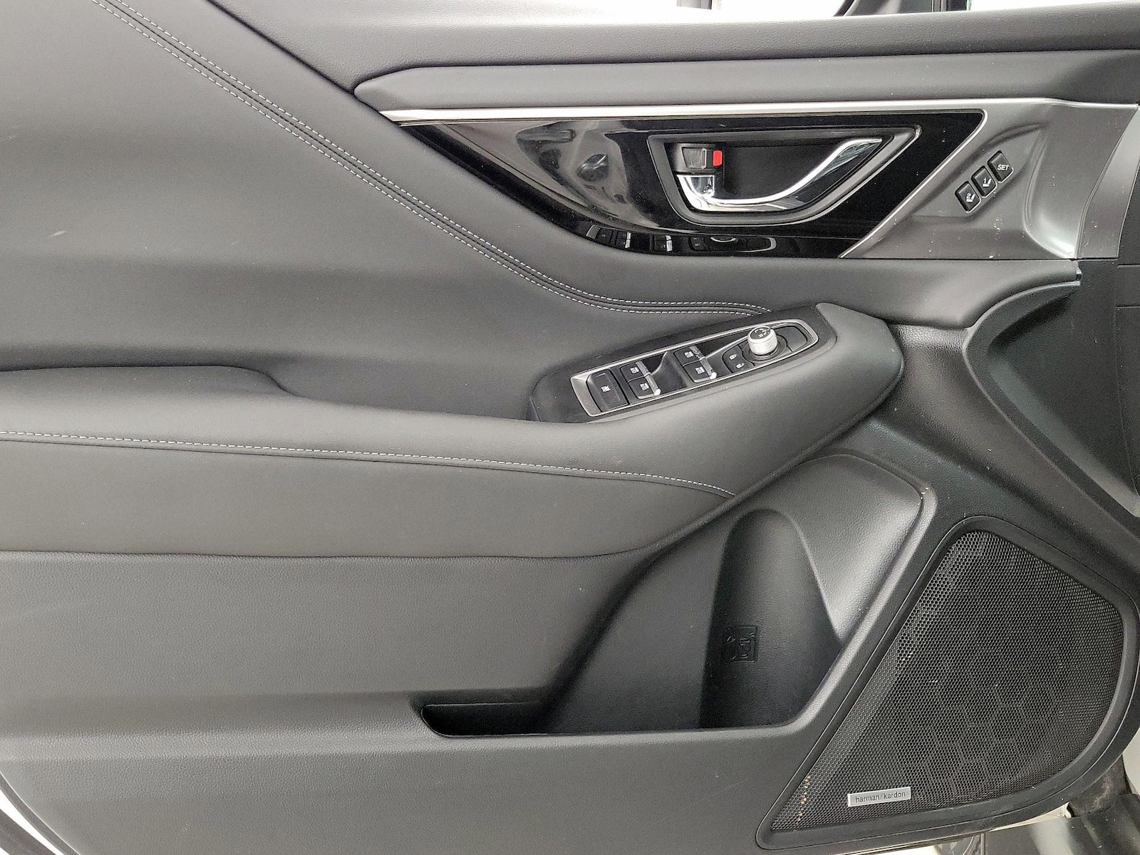 2022 Subaru Outback Limited - Photo 13