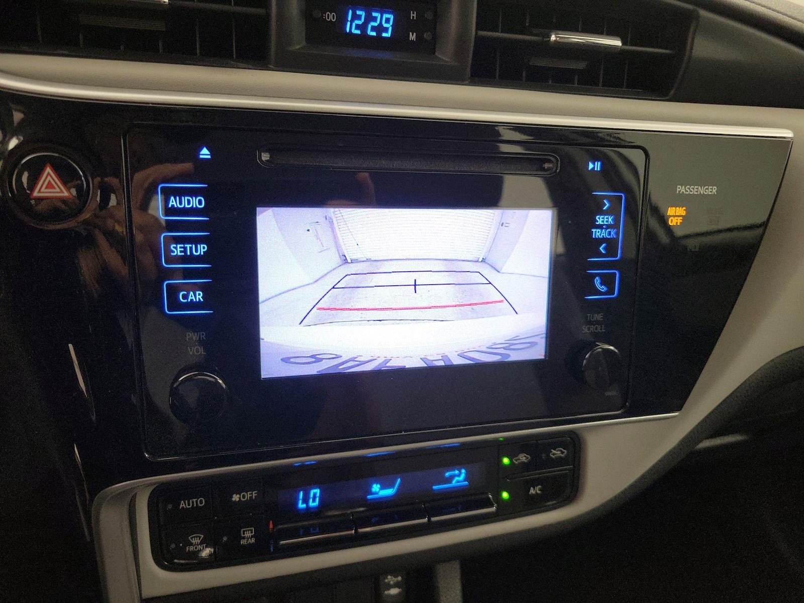 2017 Toyota Corolla LE - Photo 15