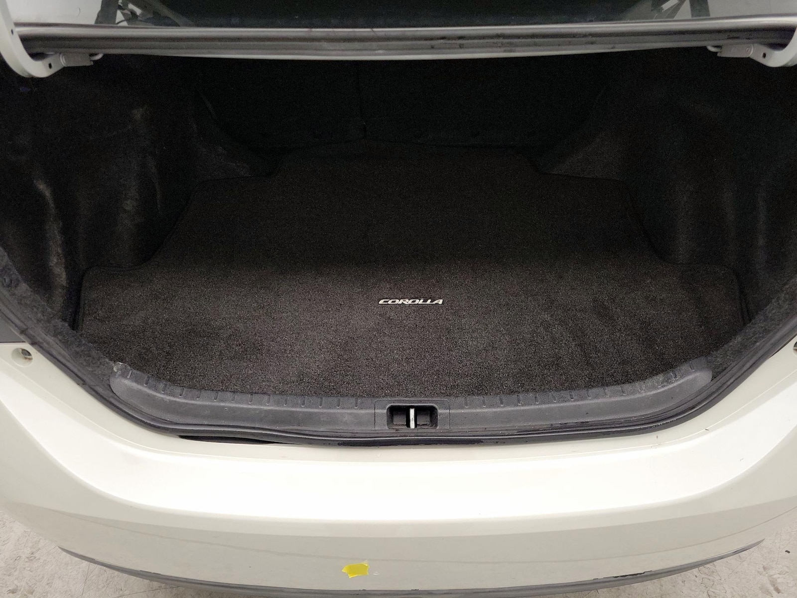 2017 Toyota Corolla LE - Photo 21