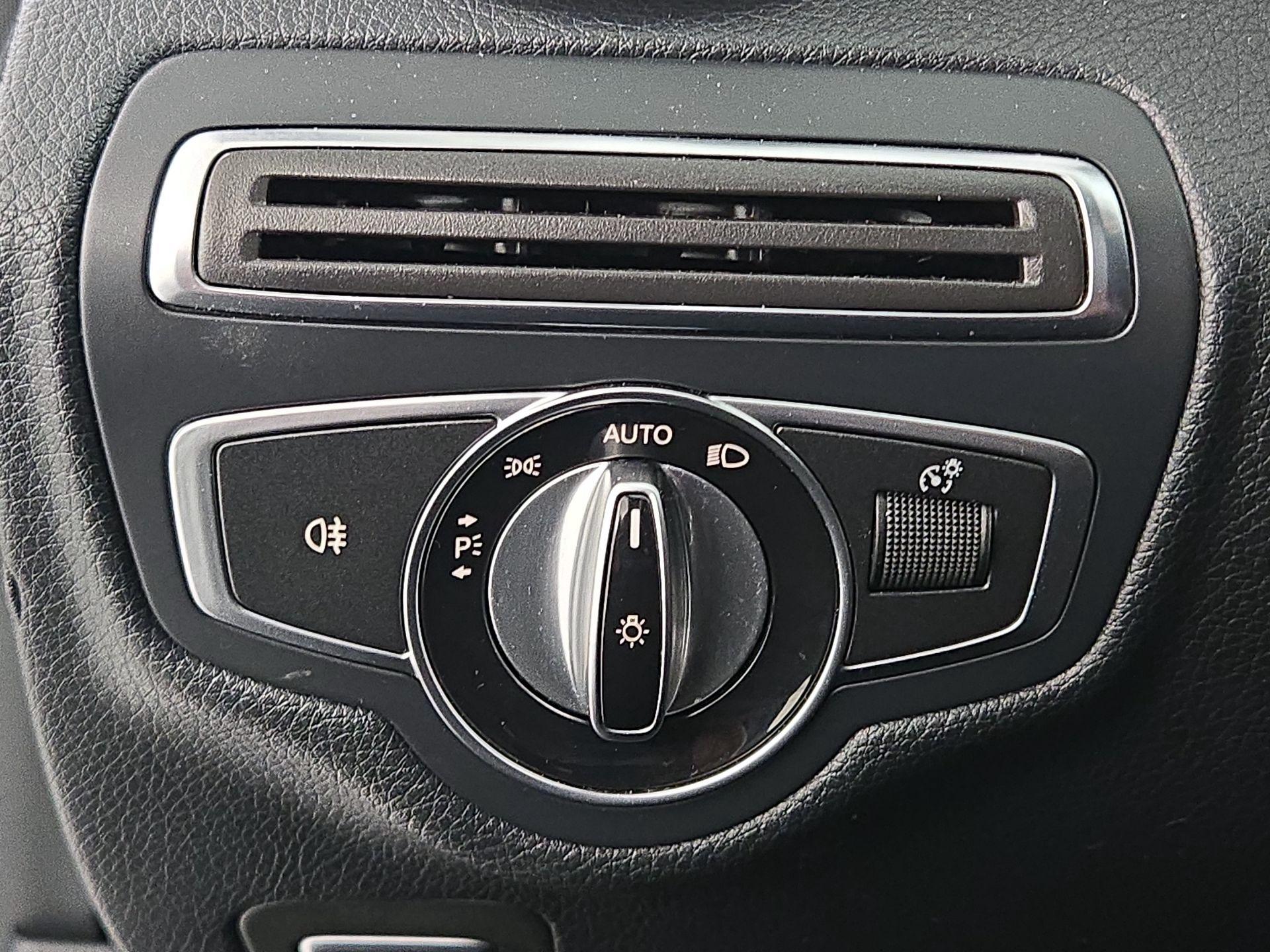 Thumbnail: 2015 Mercedes-Benz C-Class - 13
