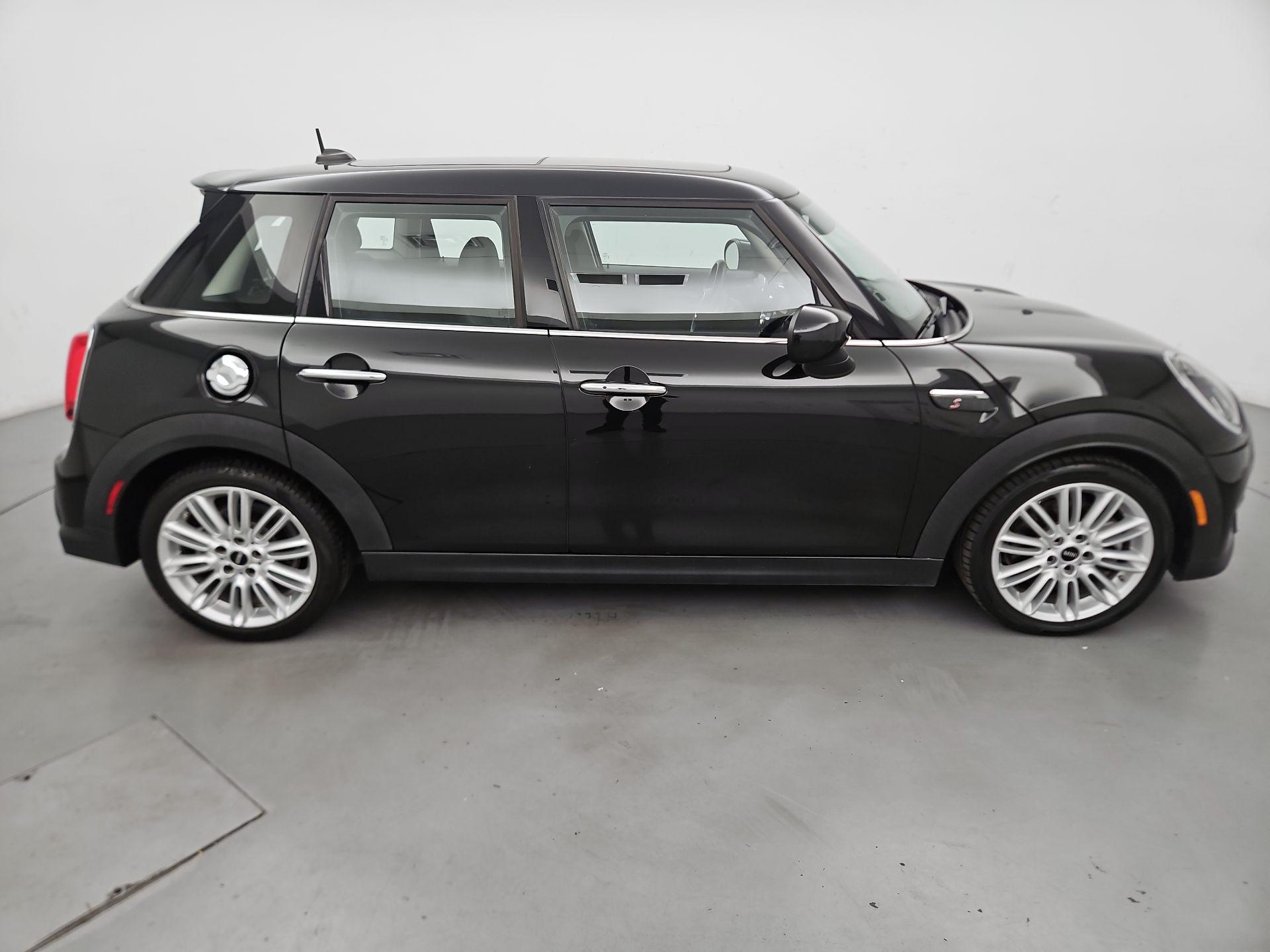 Thumbnail: 2024 MINI Cooper Hardtop - 4
