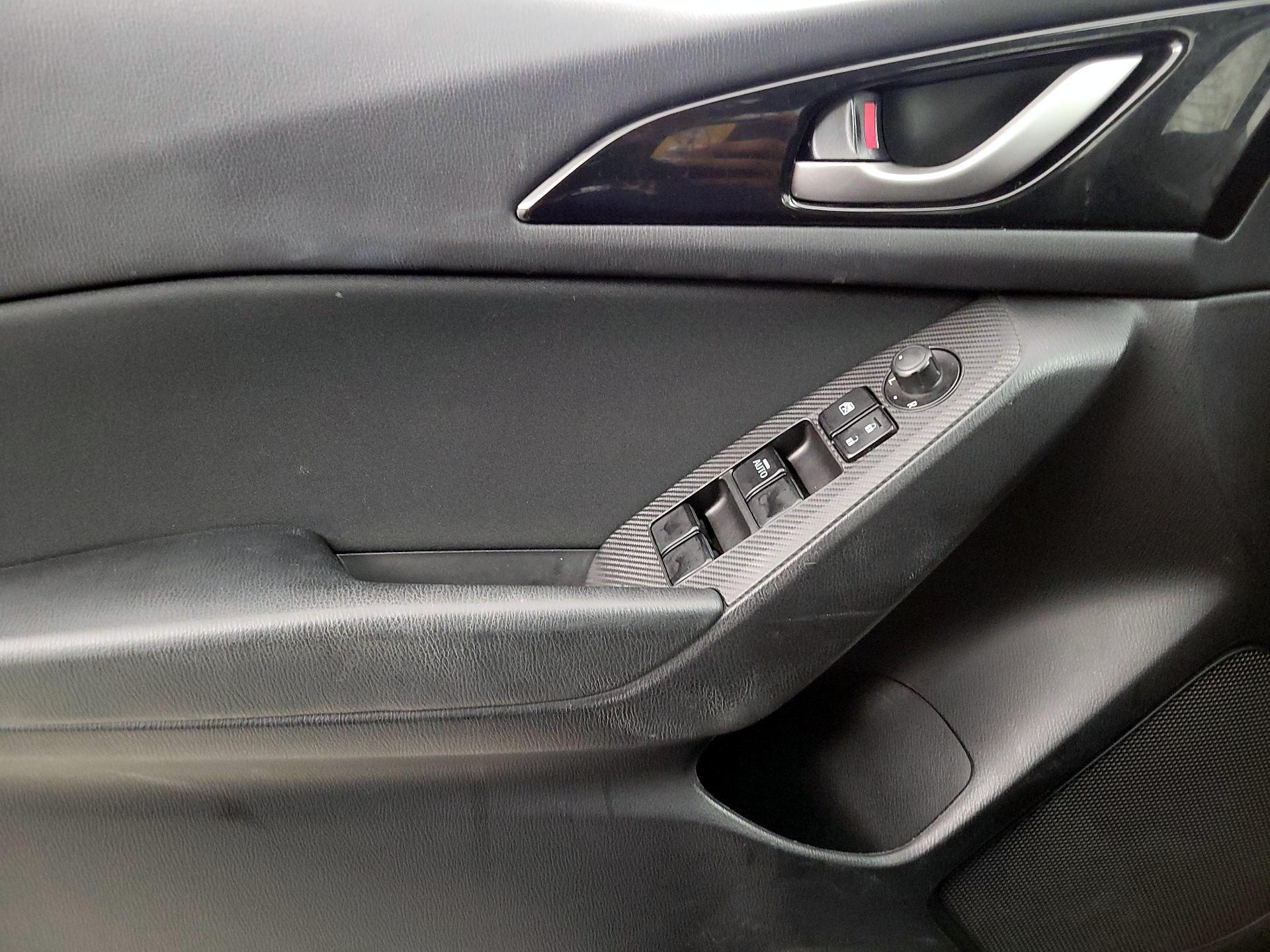Thumbnail: 2015 Mazda Mazda3 - 12