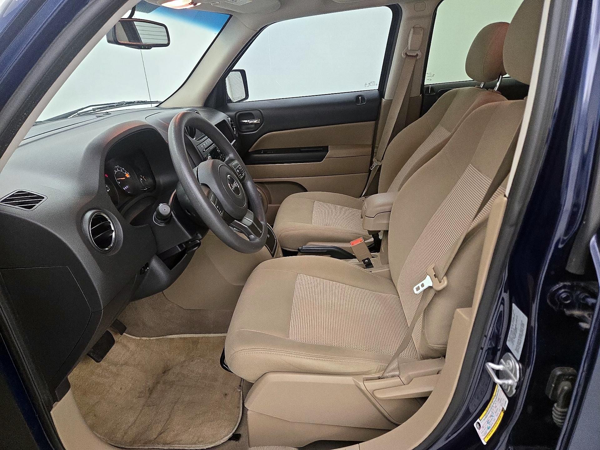 Thumbnail: 2017 Jeep Patriot - 11