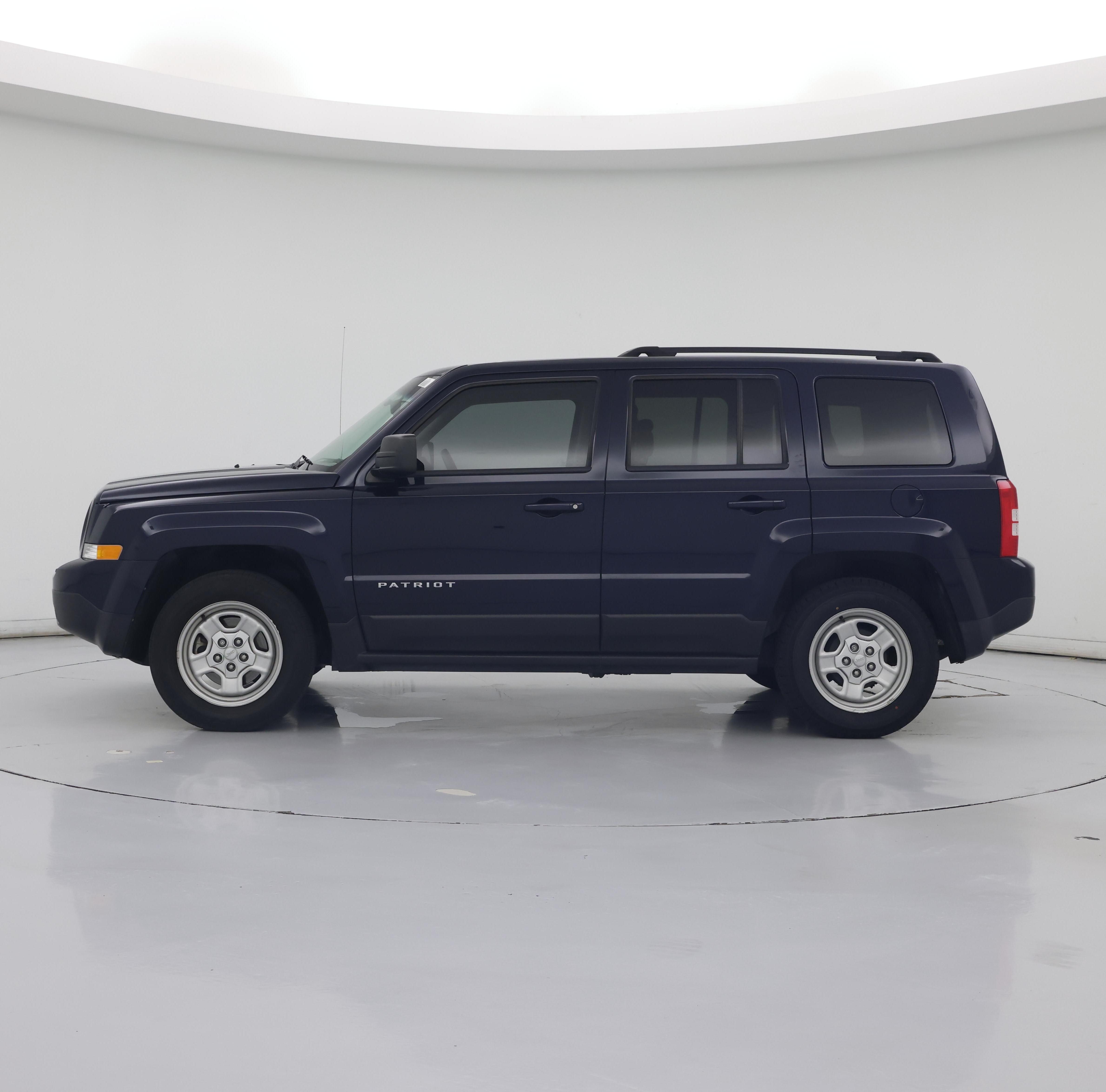 Thumbnail: 2017 Jeep Patriot - 3