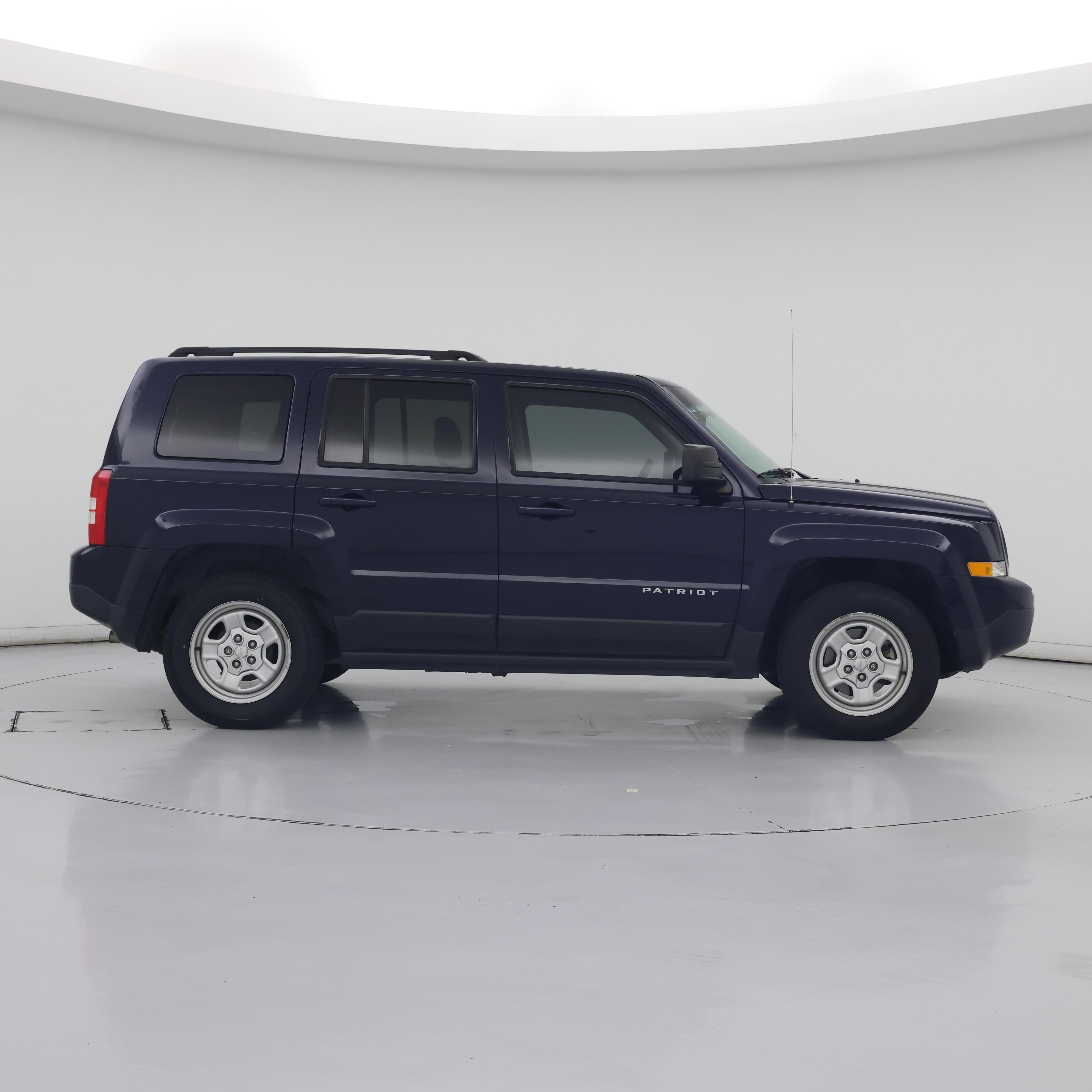 Thumbnail: 2017 Jeep Patriot - 7