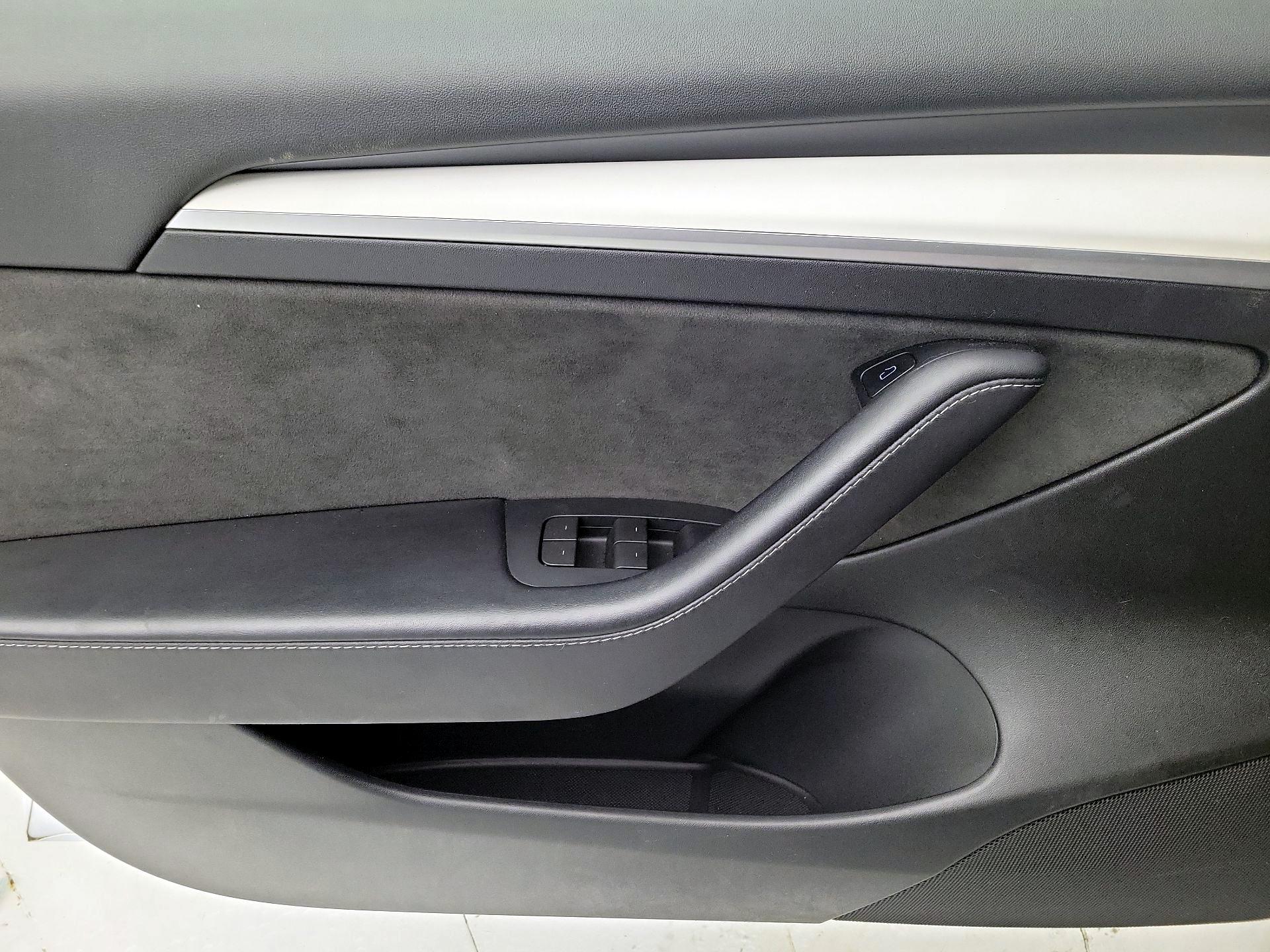 Thumbnail: 2023 Tesla Model 3 - 12
