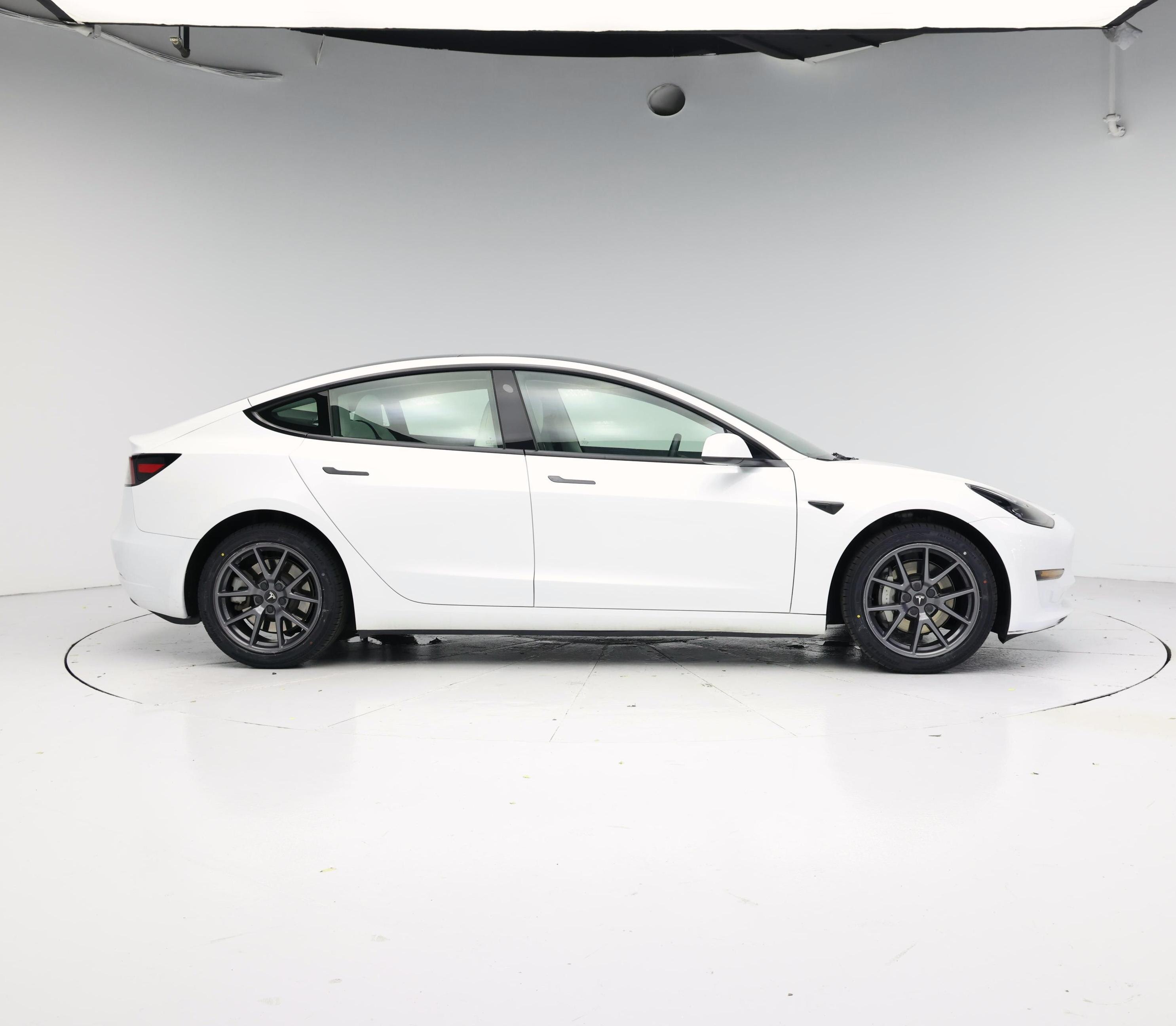 Thumbnail: 2023 Tesla Model 3 - 7