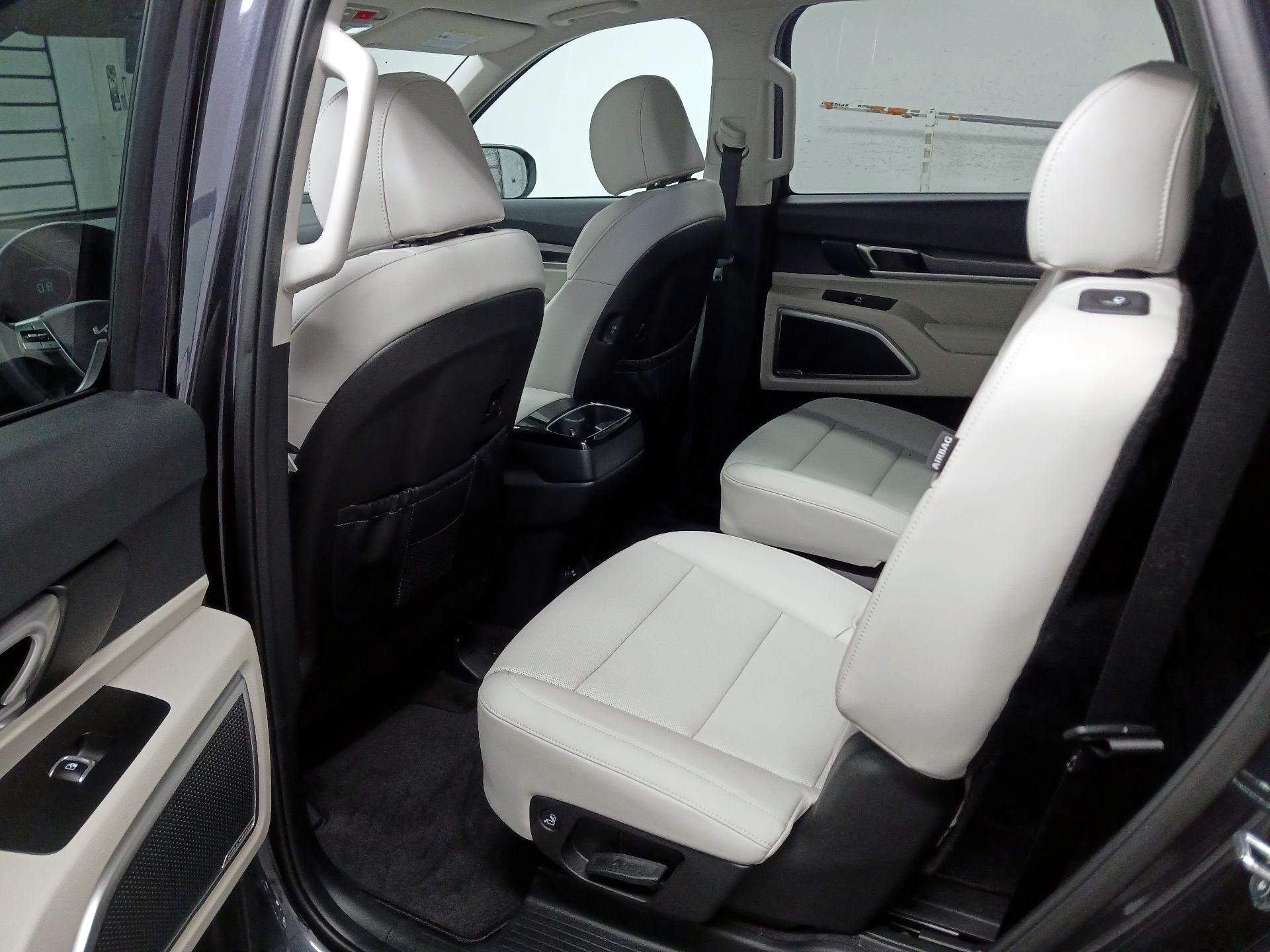 Thumbnail: 2025 Kia Telluride - 18