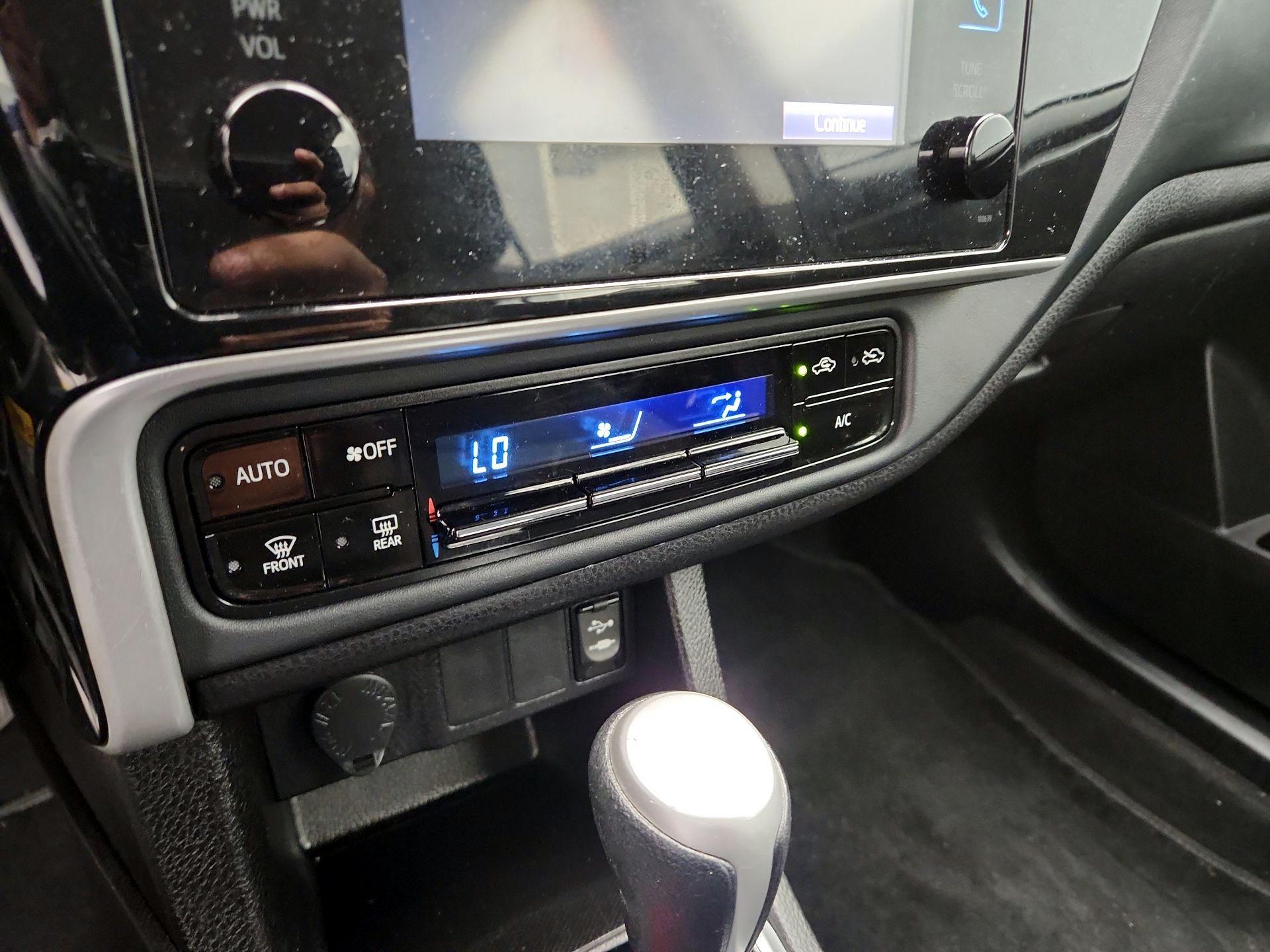 Thumbnail: 2018 Toyota Corolla - 16