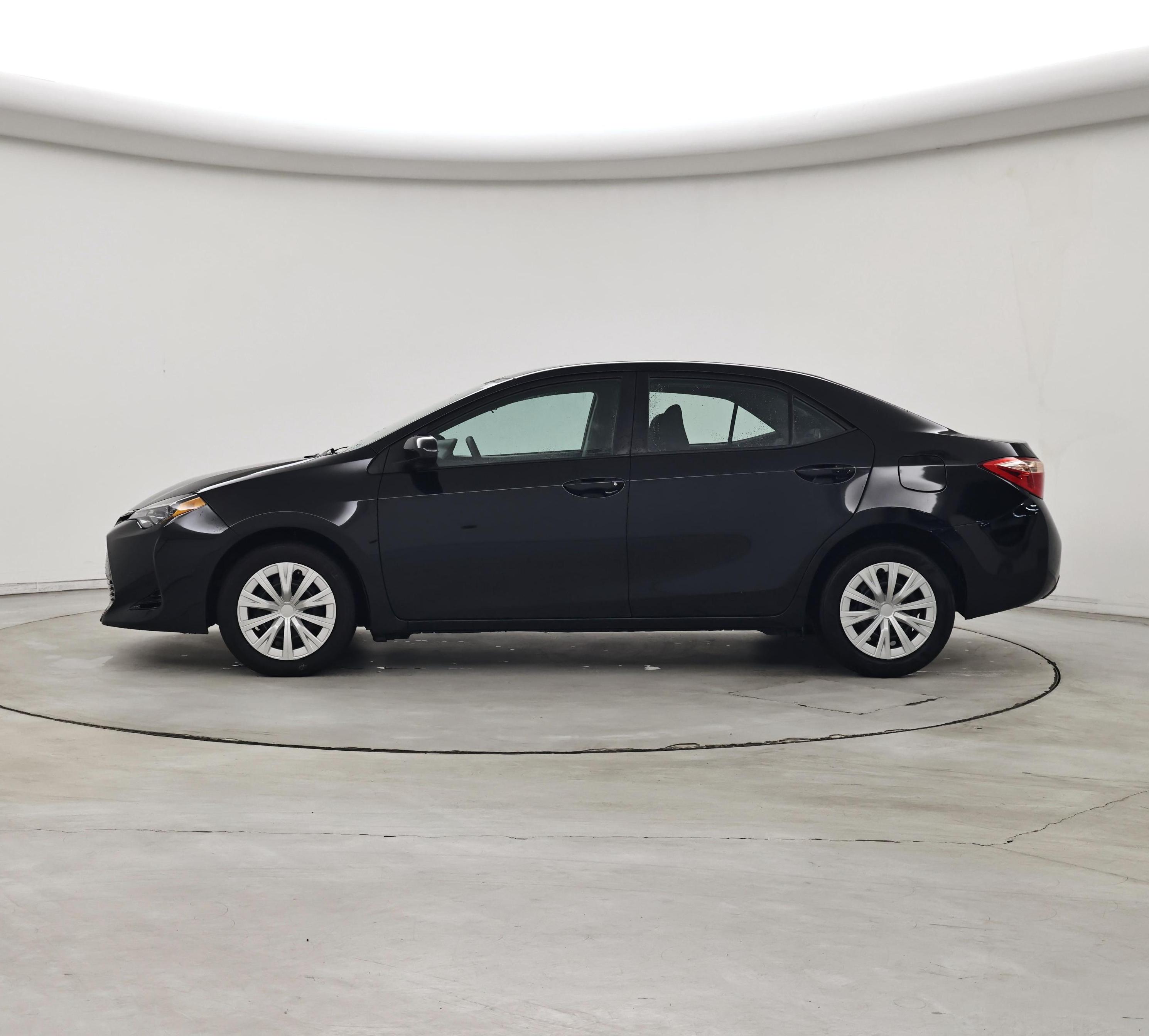 Thumbnail: 2018 Toyota Corolla - 3