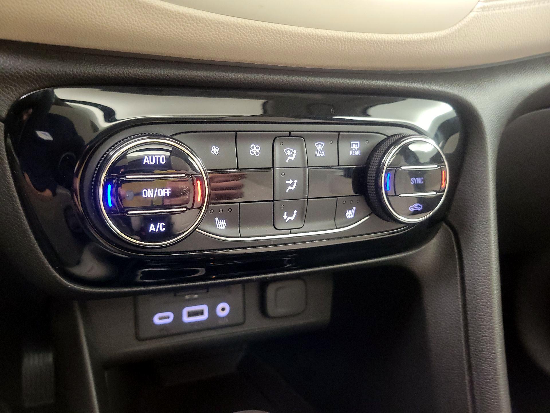 Thumbnail: 2020 Buick Encore GX - 16