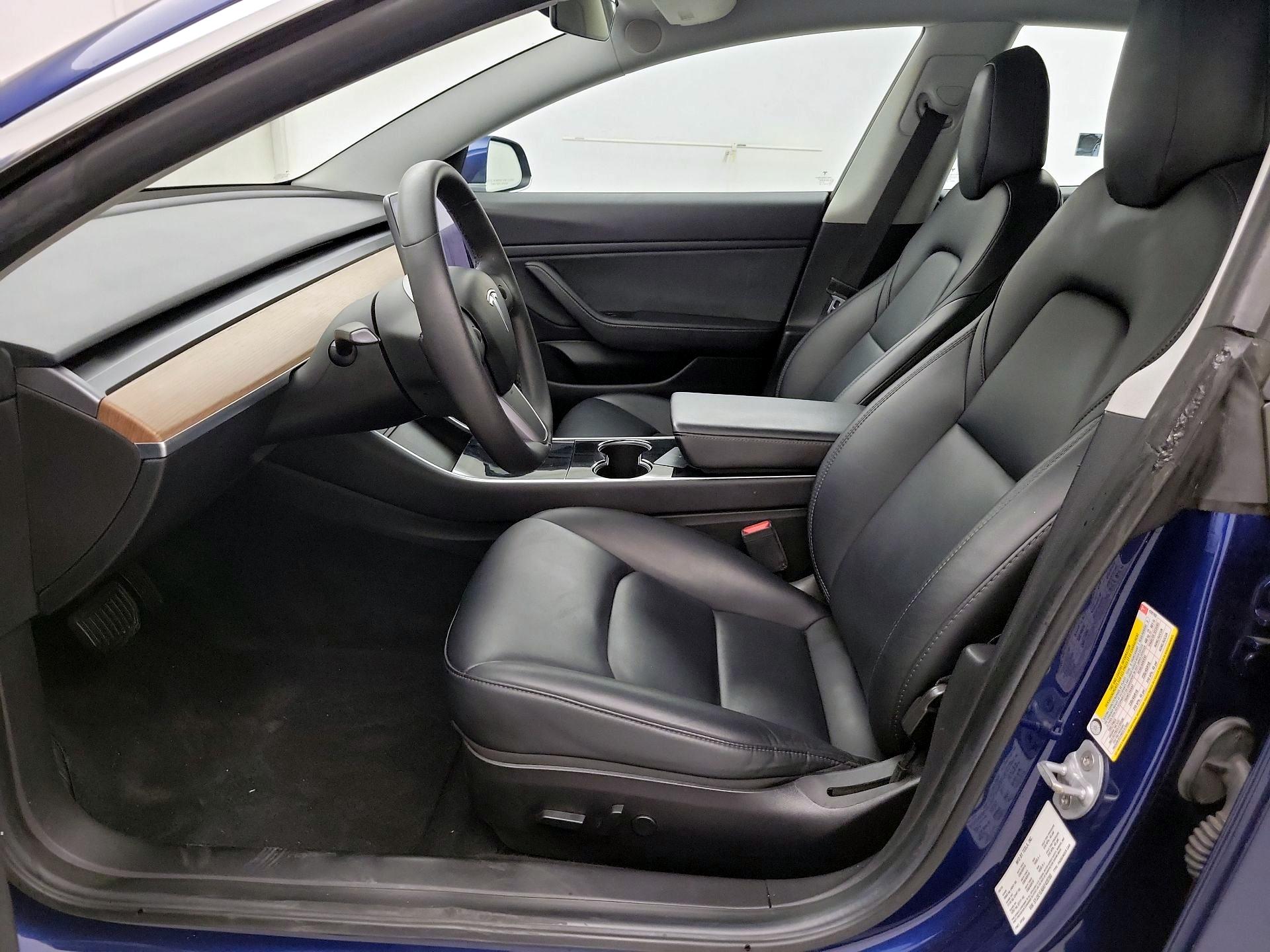 Thumbnail: 2019 Tesla Model 3 - 11