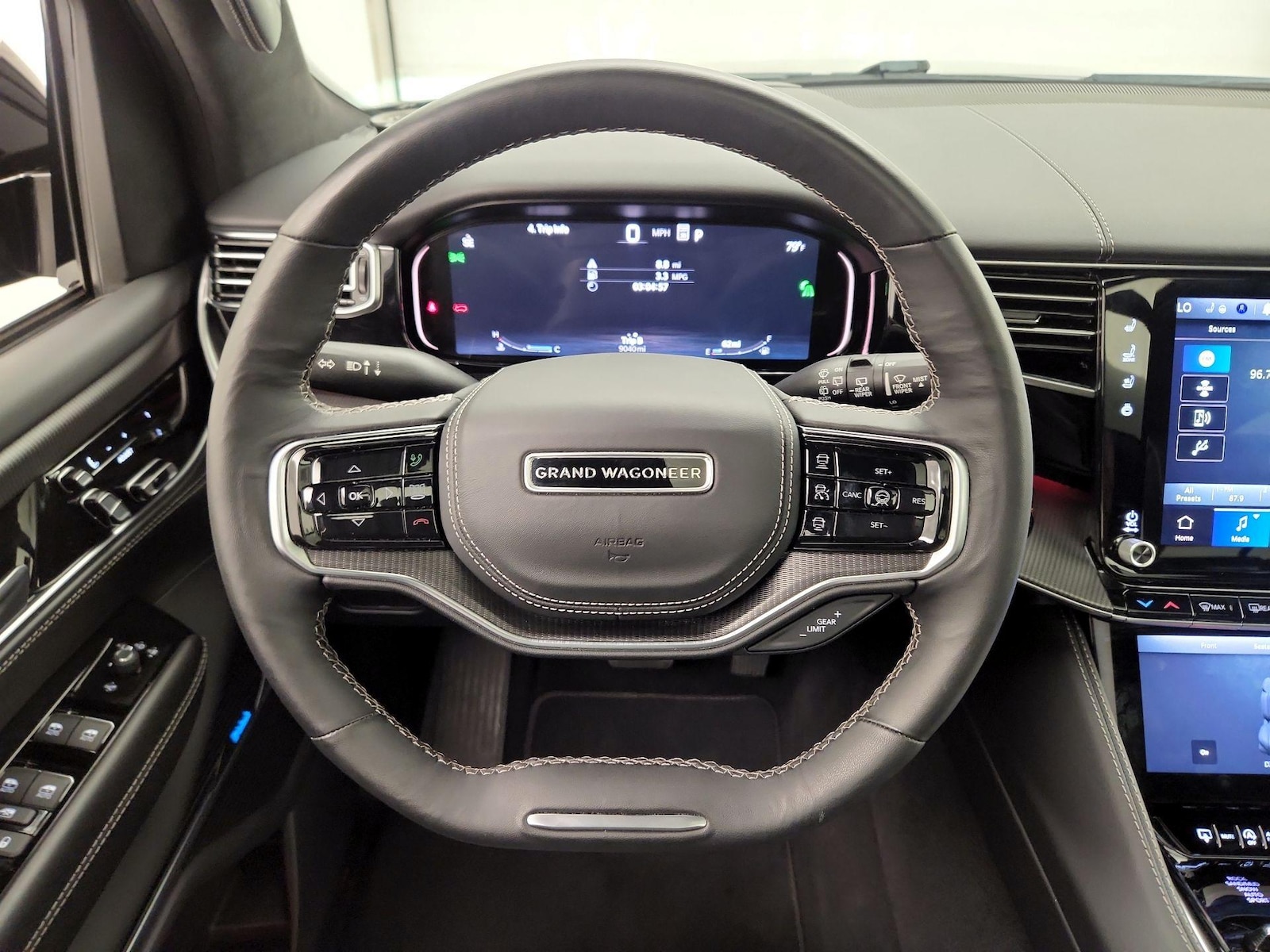 2024 Jeep Grand Wagoneer L Series II - Photo 11