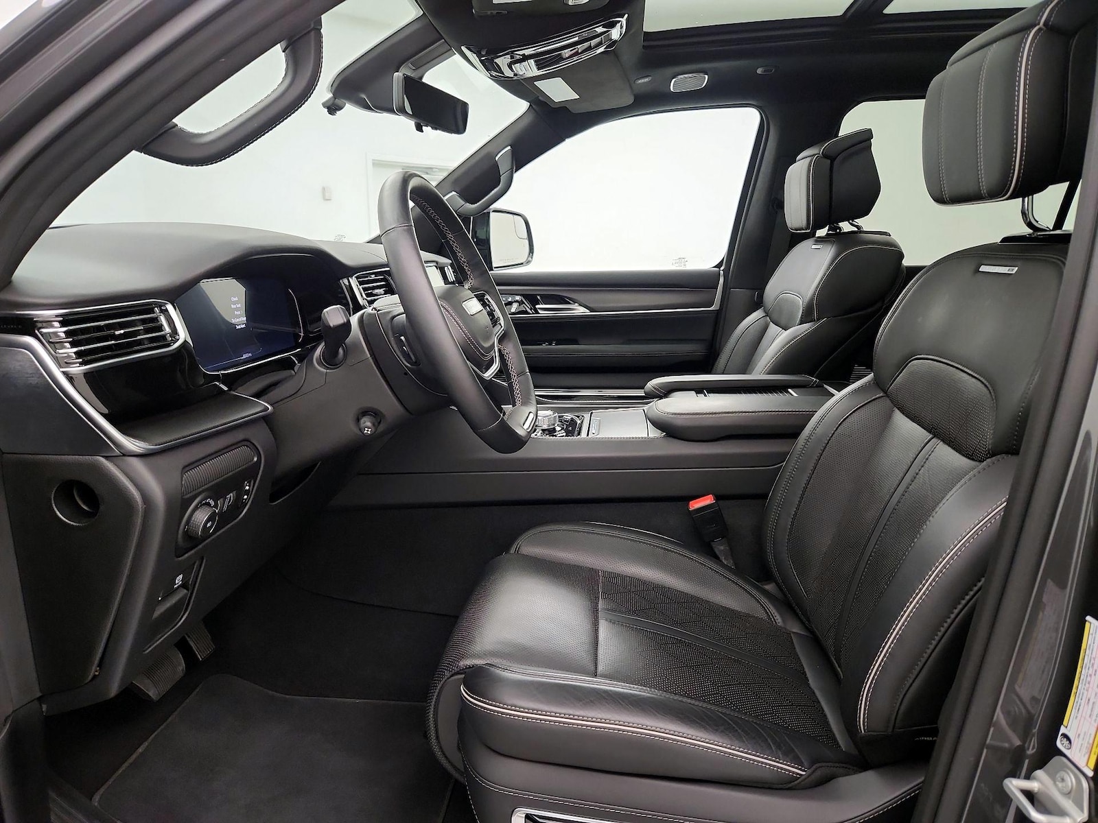 2024 Jeep Grand Wagoneer L Series II - Photo 12