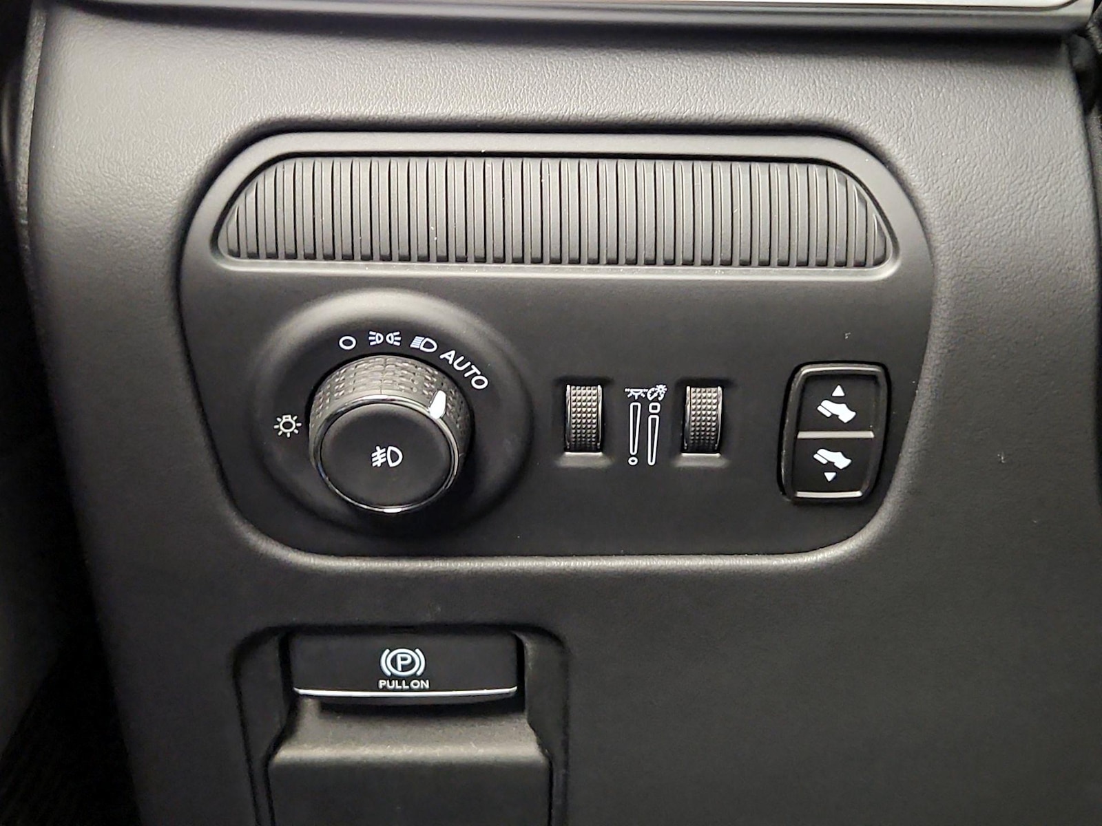 2024 Jeep Grand Wagoneer L Series II - Photo 14
