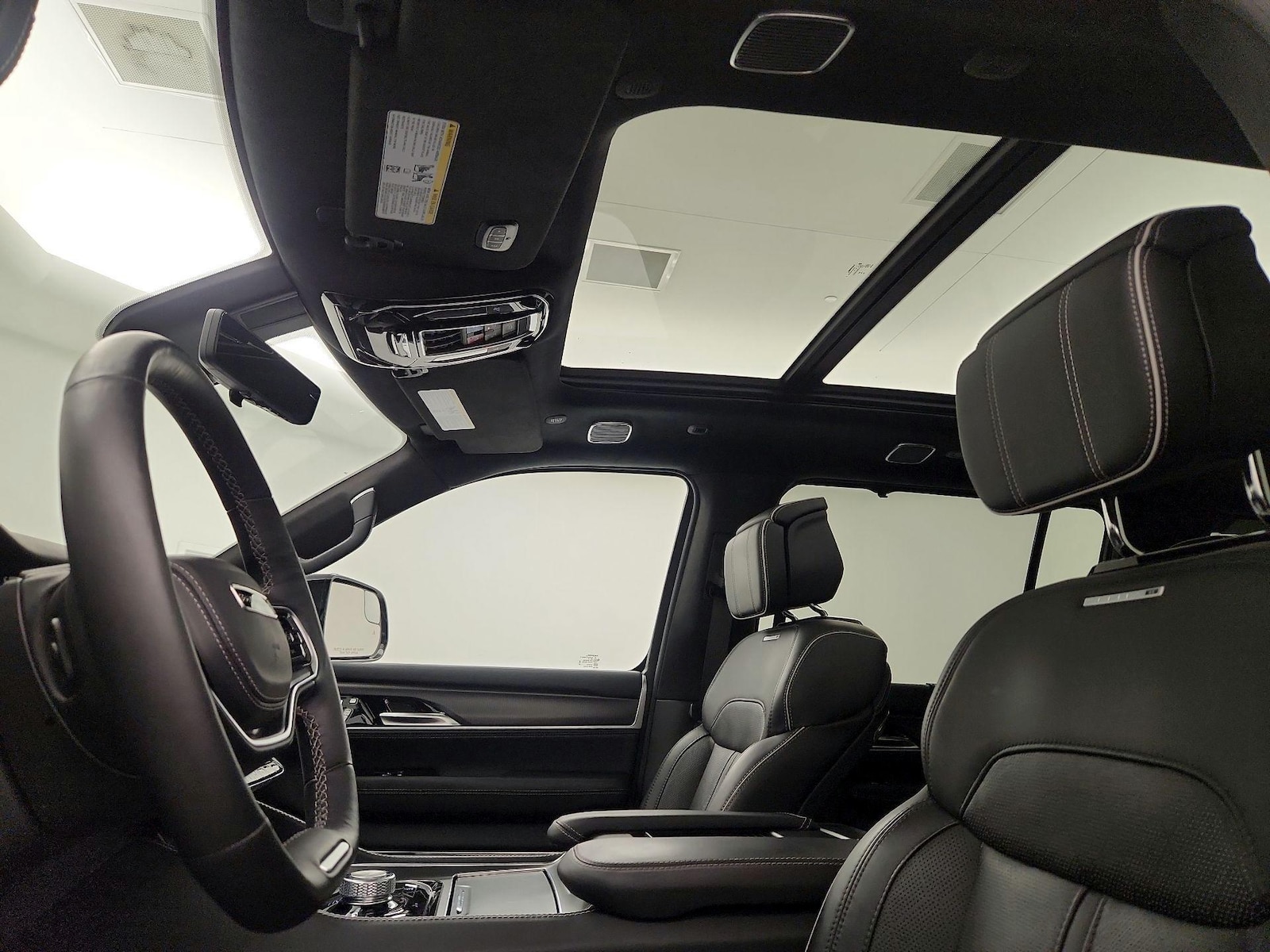 2024 Jeep Grand Wagoneer L Series II - Photo 20