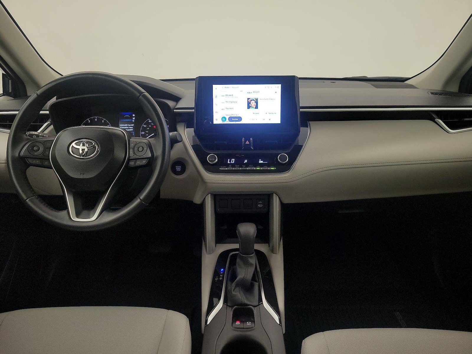 2025 Toyota Corolla Cross LE - Photo 10