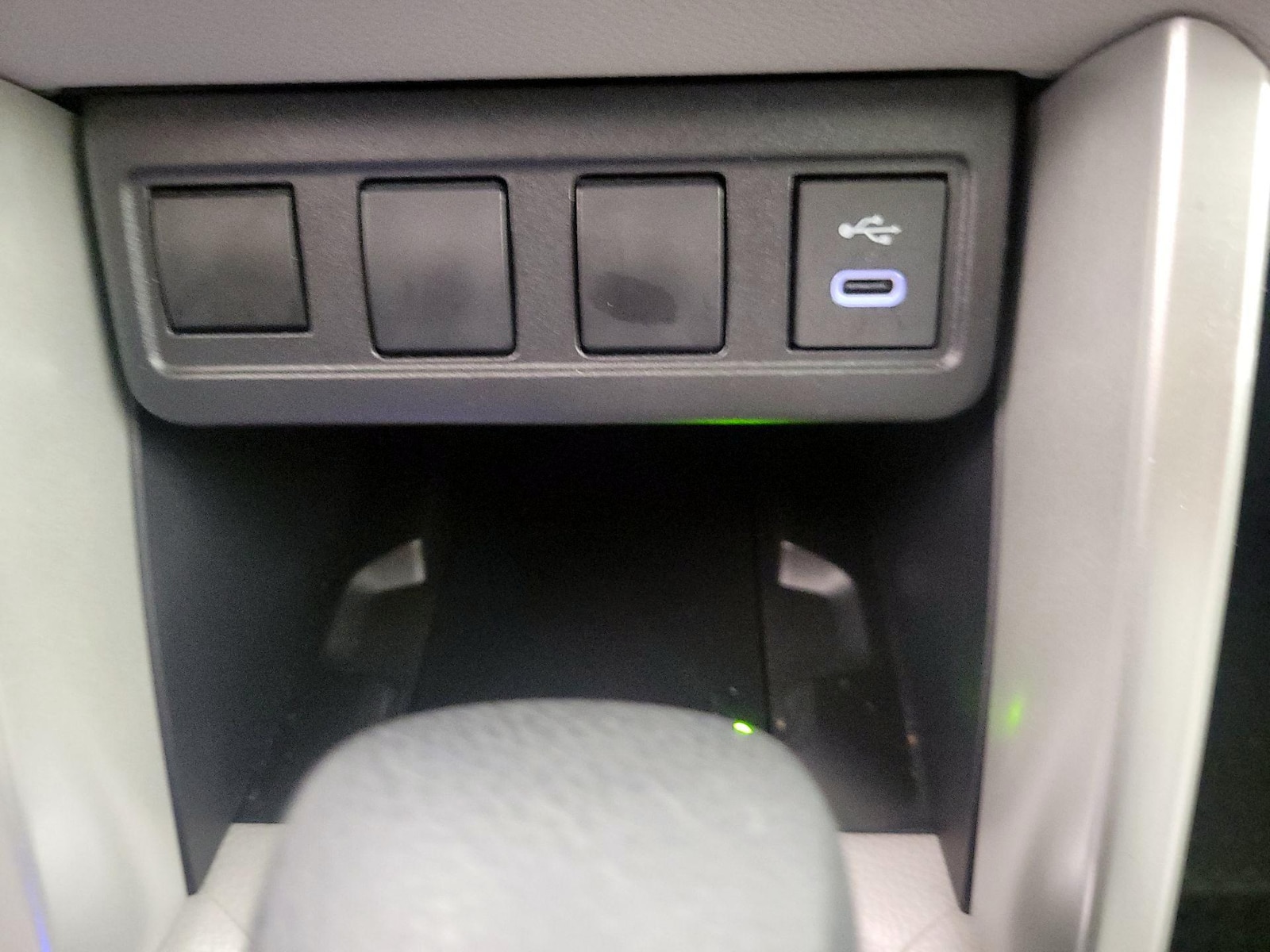 2025 Toyota Corolla Cross LE - Photo 18