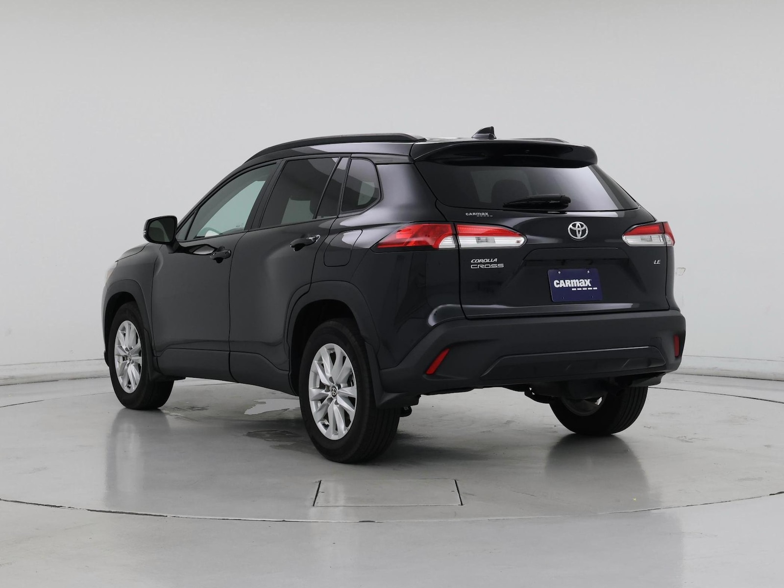 2025 Toyota Corolla Cross LE - Photo 3