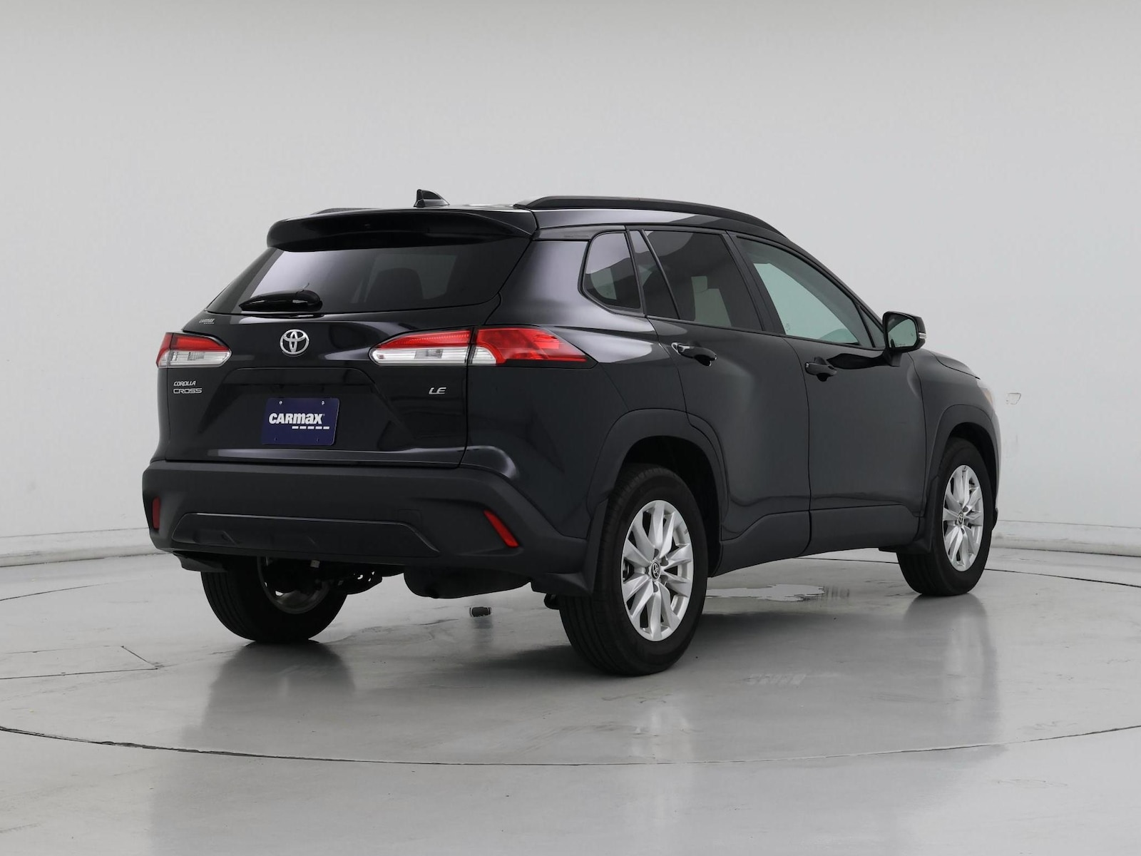 2025 Toyota Corolla Cross LE - Photo 9