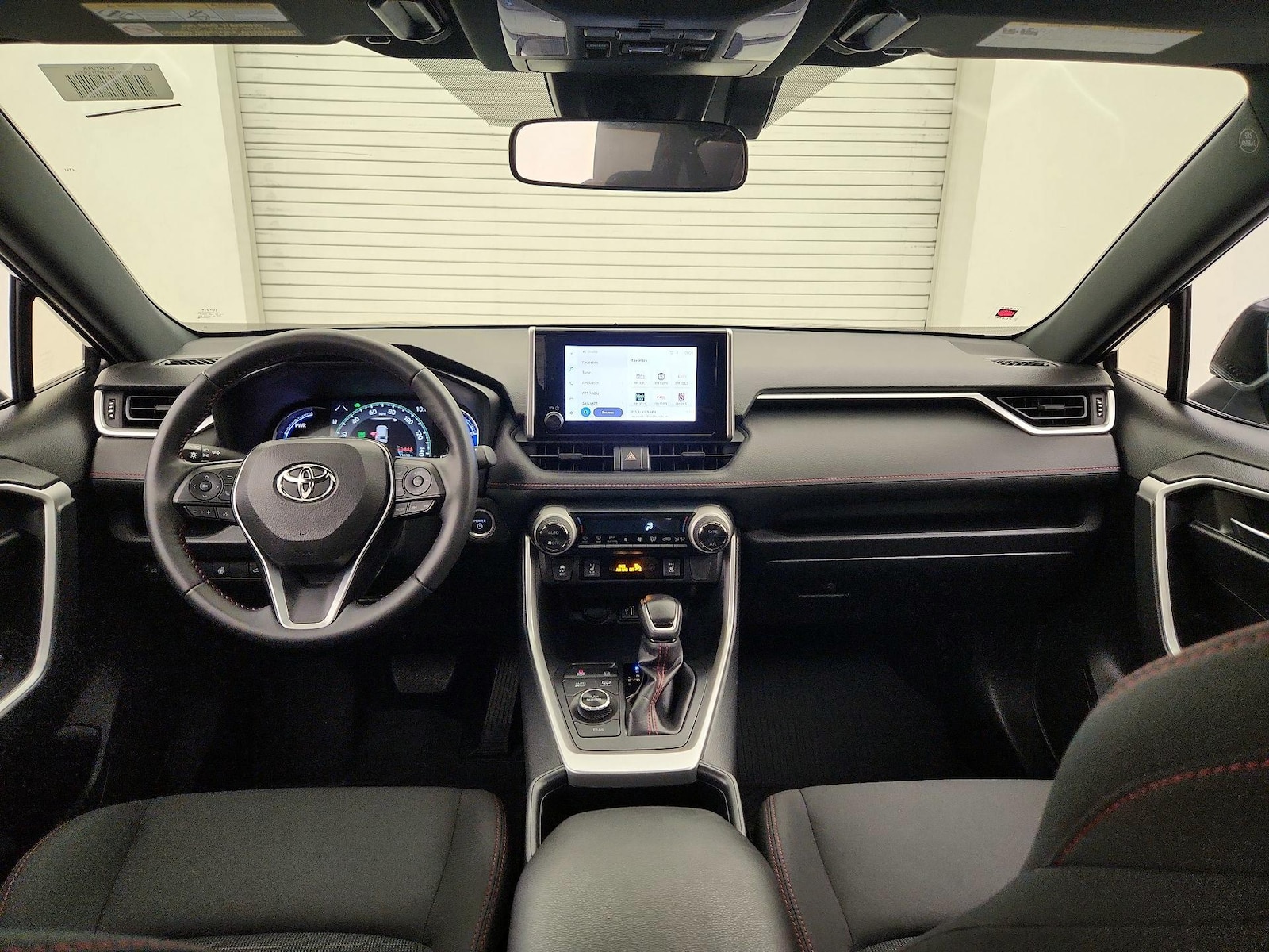 2023 Toyota RAV4 SE - Photo 10