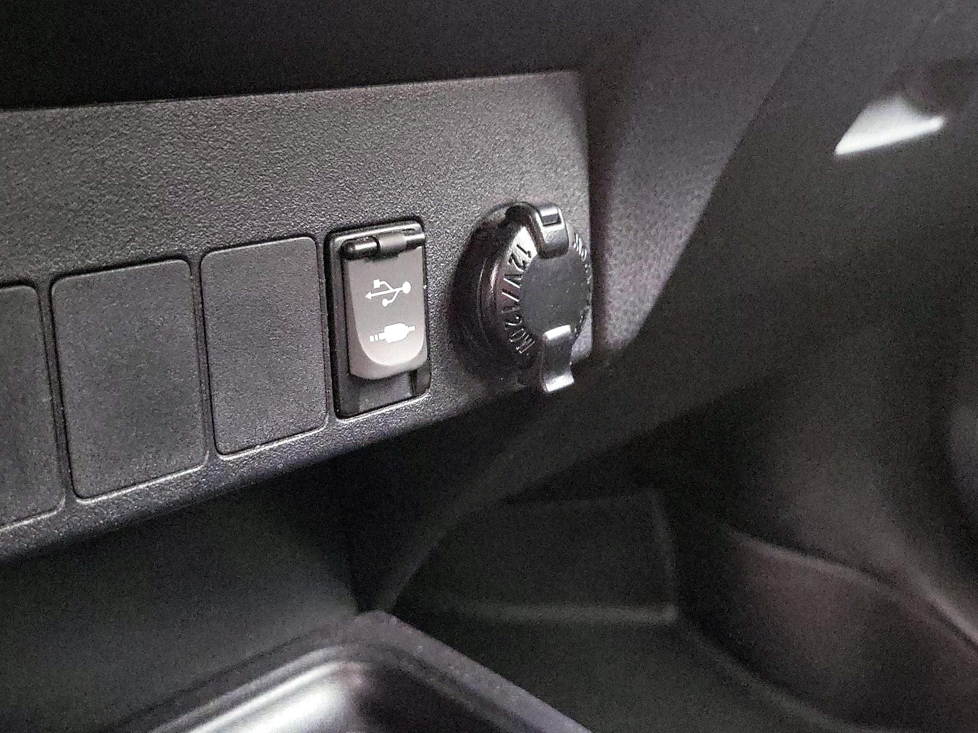 Thumbnail: 2014 Toyota RAV4 - 18