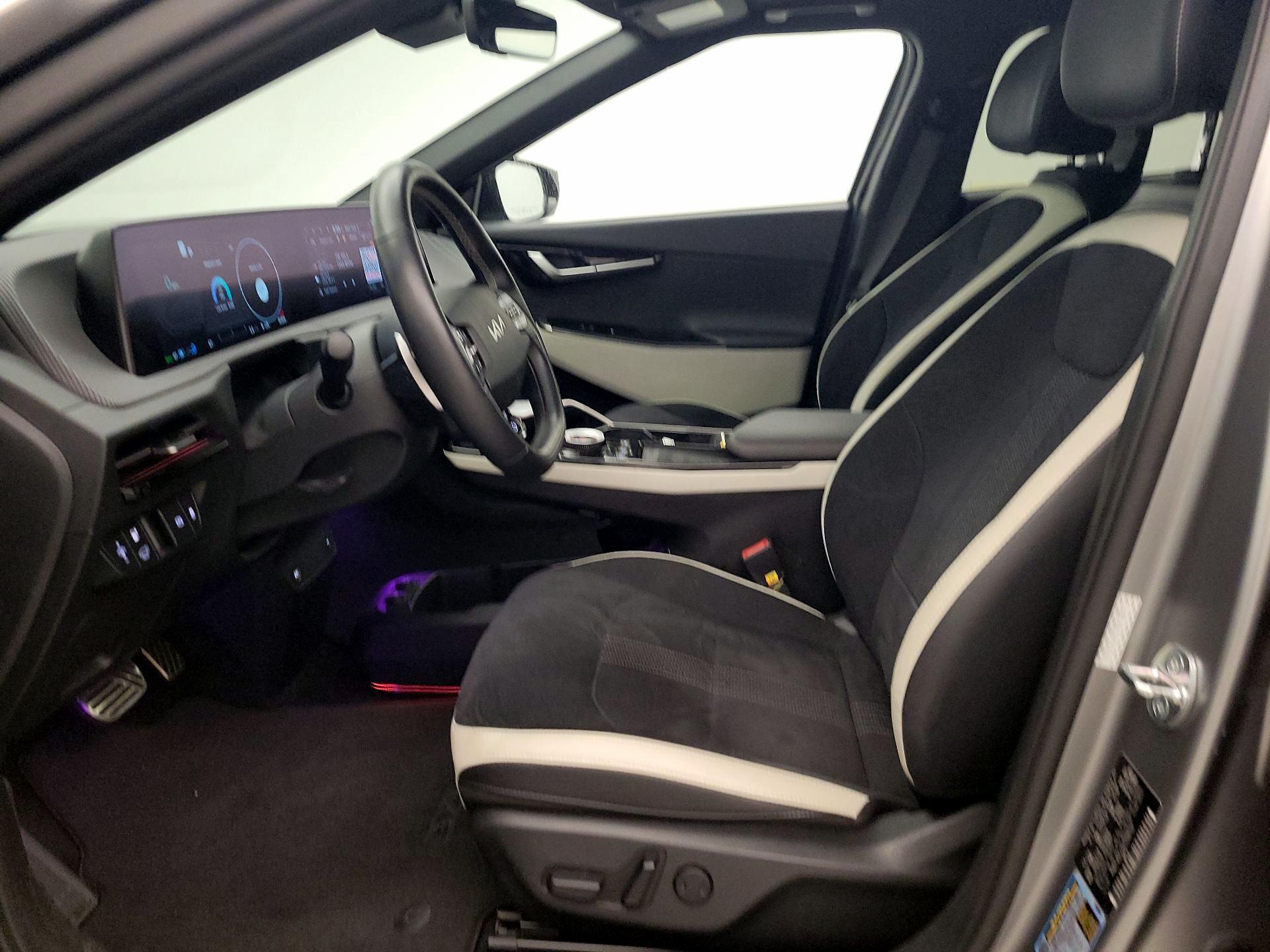Thumbnail: 2023 Kia EV6 - 11