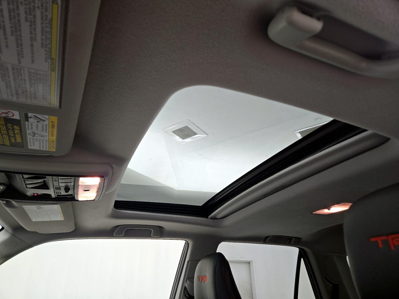 Sunroof(s) & Overhead Airbags