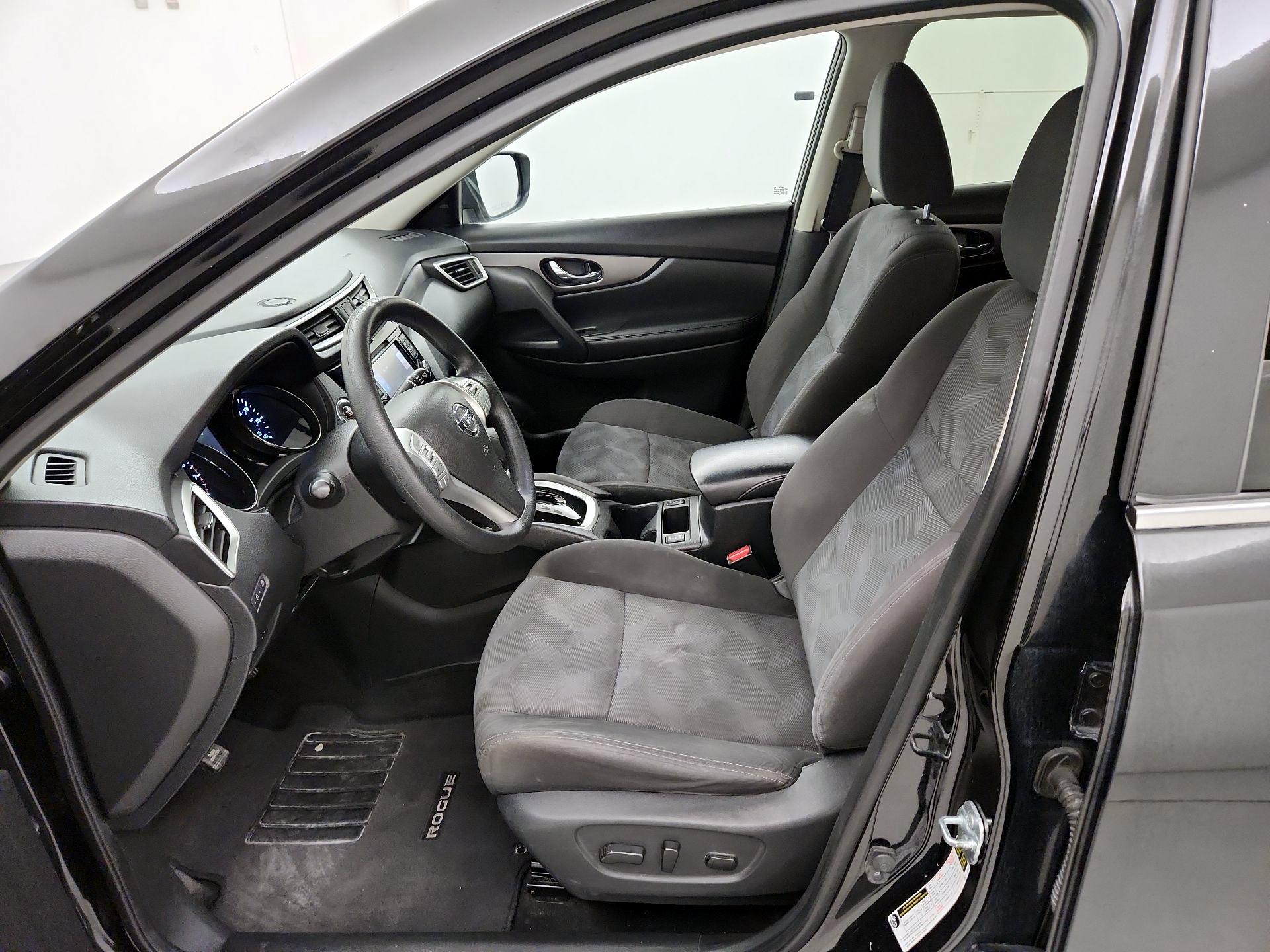 Thumbnail: 2016 Nissan Rogue - 11