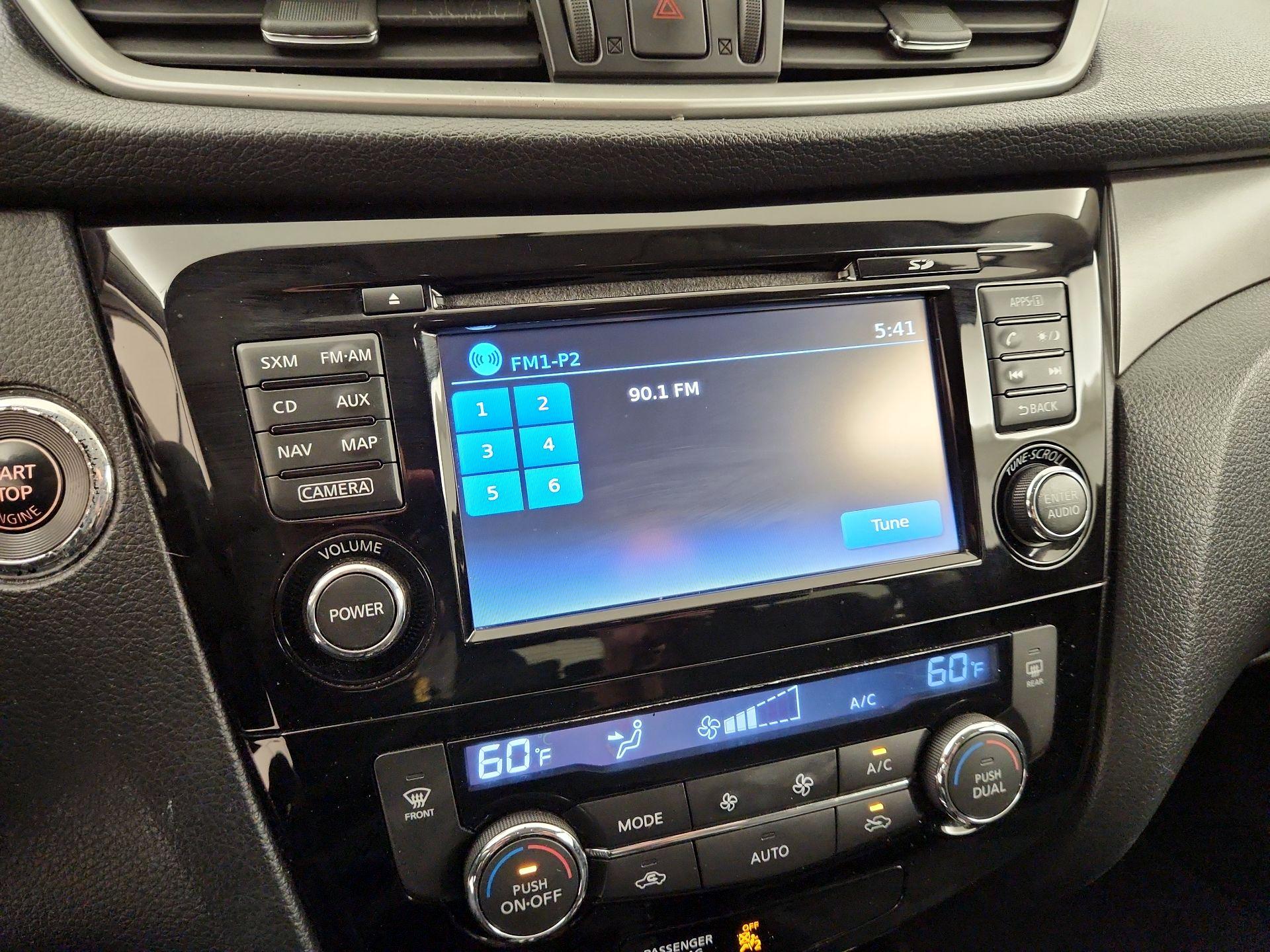Thumbnail: 2016 Nissan Rogue - 16