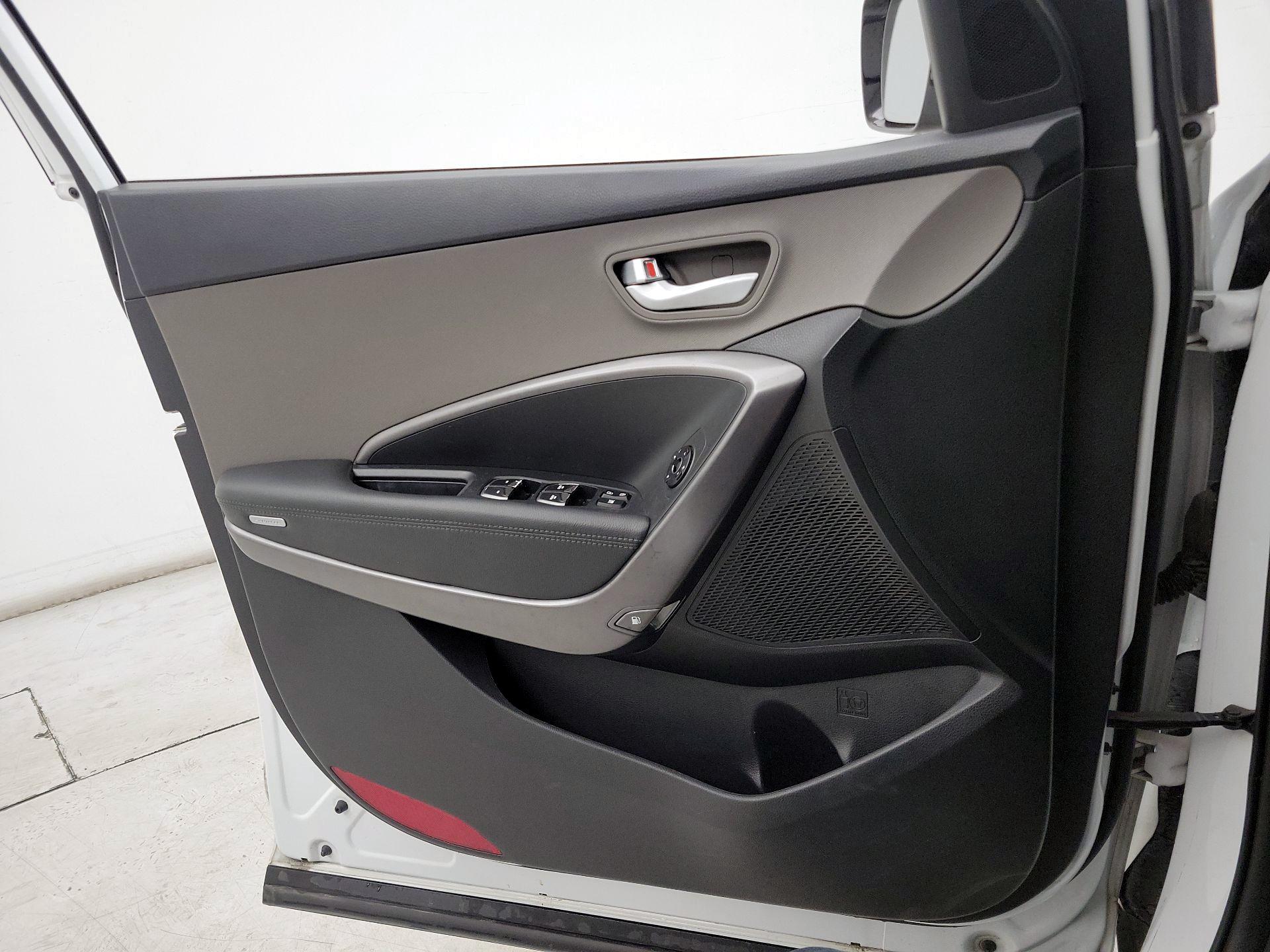 Thumbnail: 2017 Hyundai Santa Fe - 12