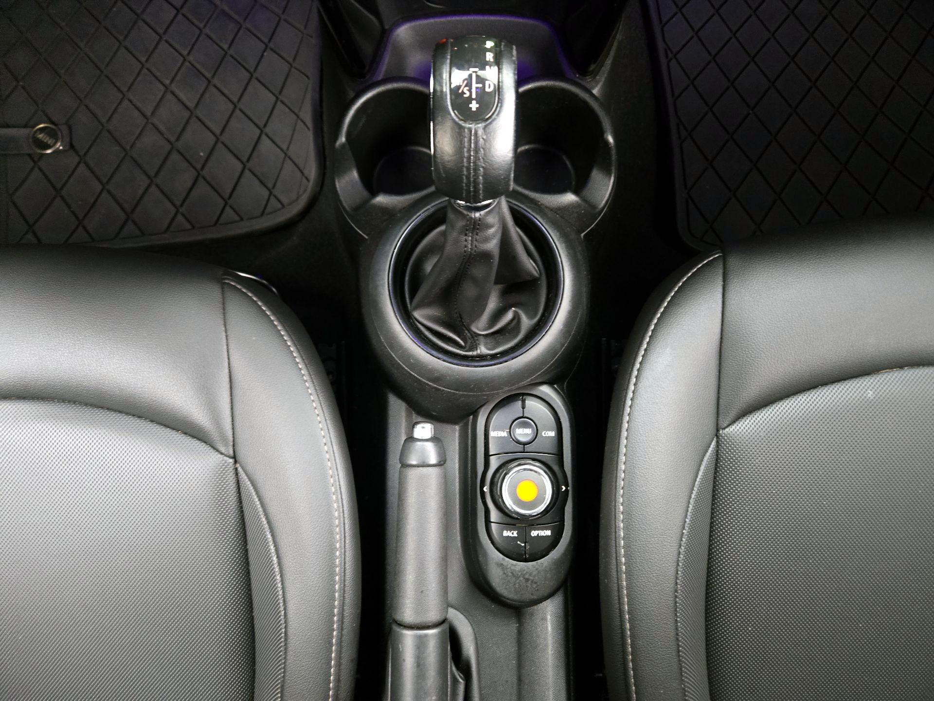 Thumbnail: 2019 MINI Cooper - 17