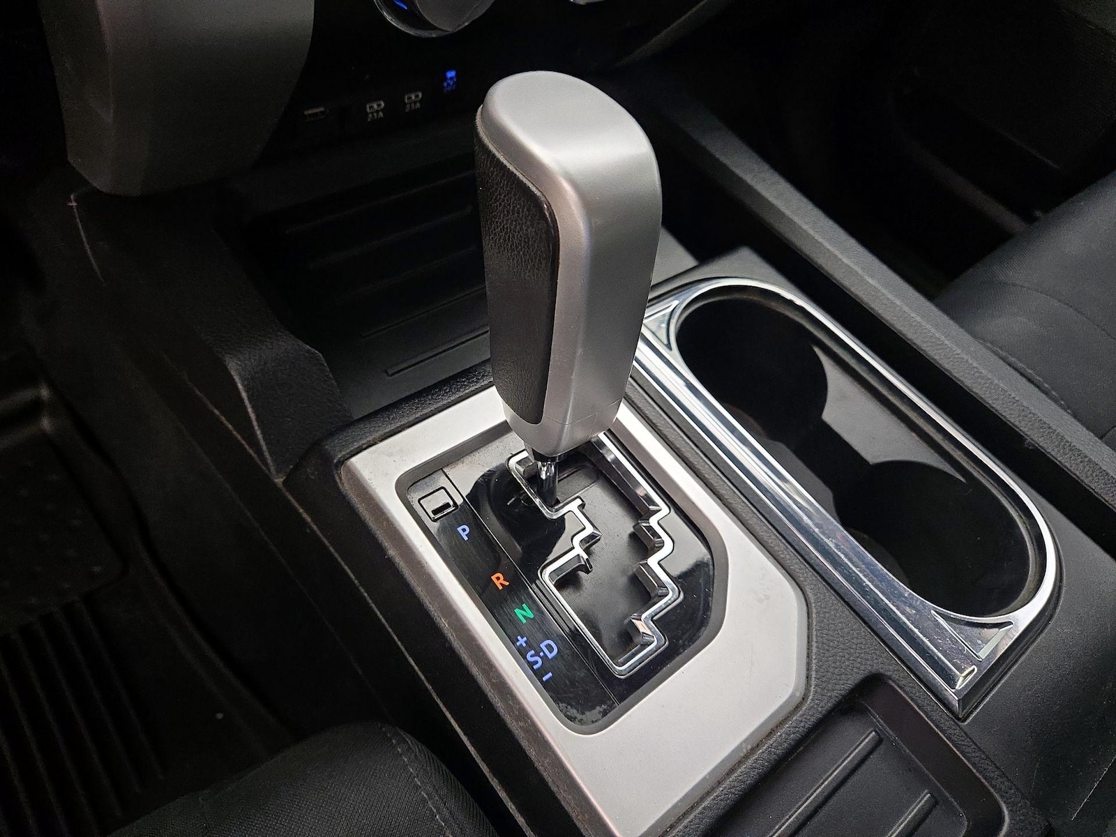 2020 Toyota Tundra SR5 - Photo 18
