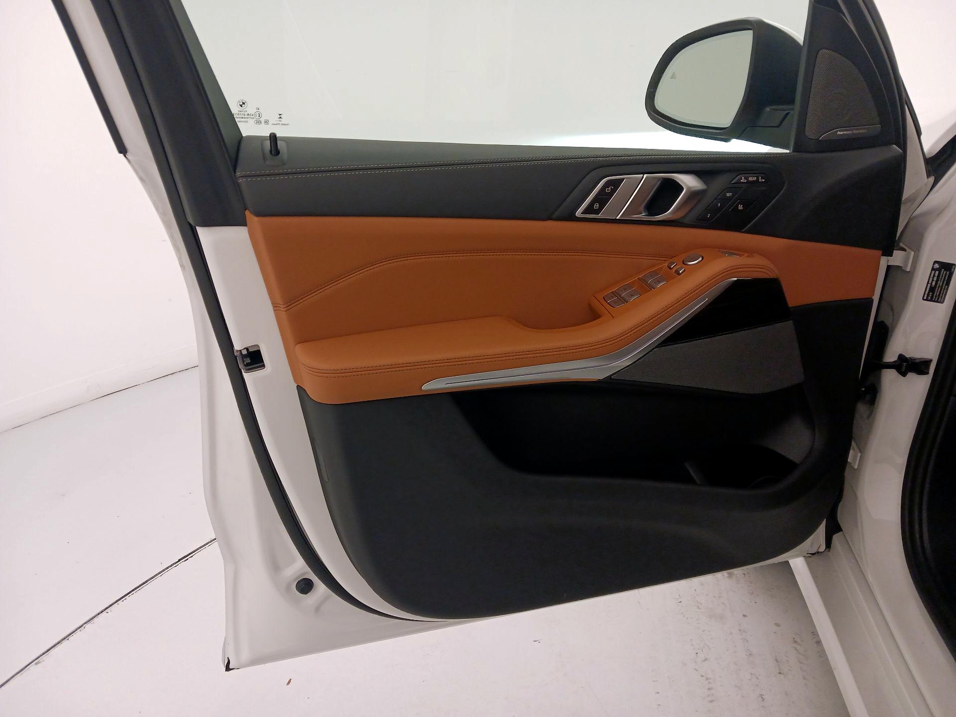 Thumbnail: 2024 BMW X7 - 12