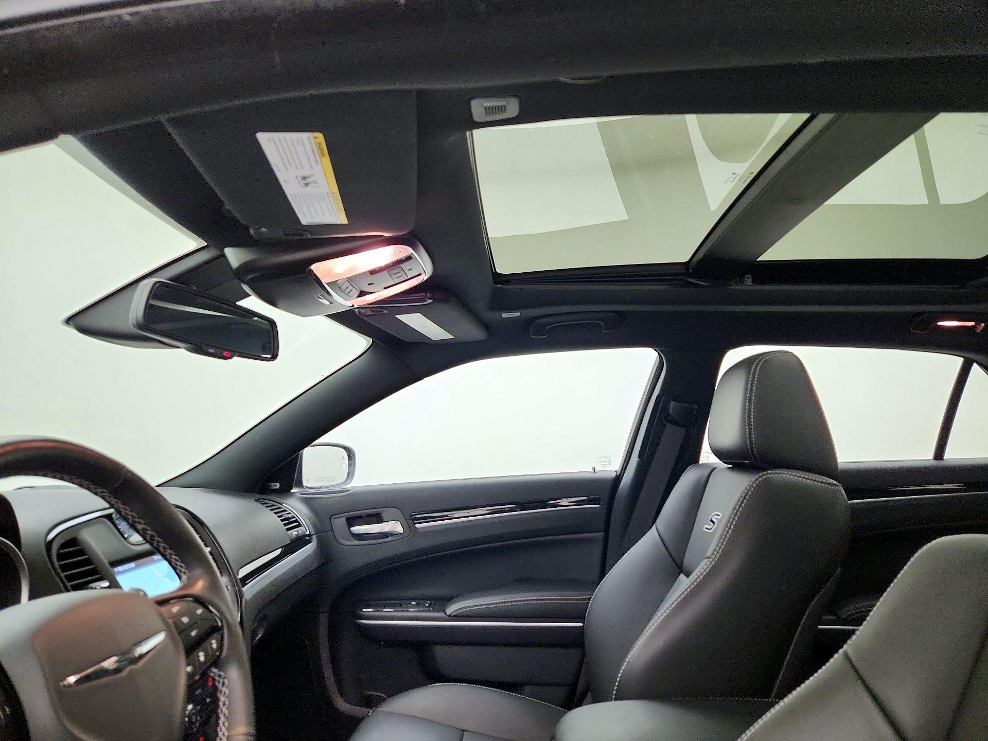 Thumbnail: 2021 Chrysler 300 - 20