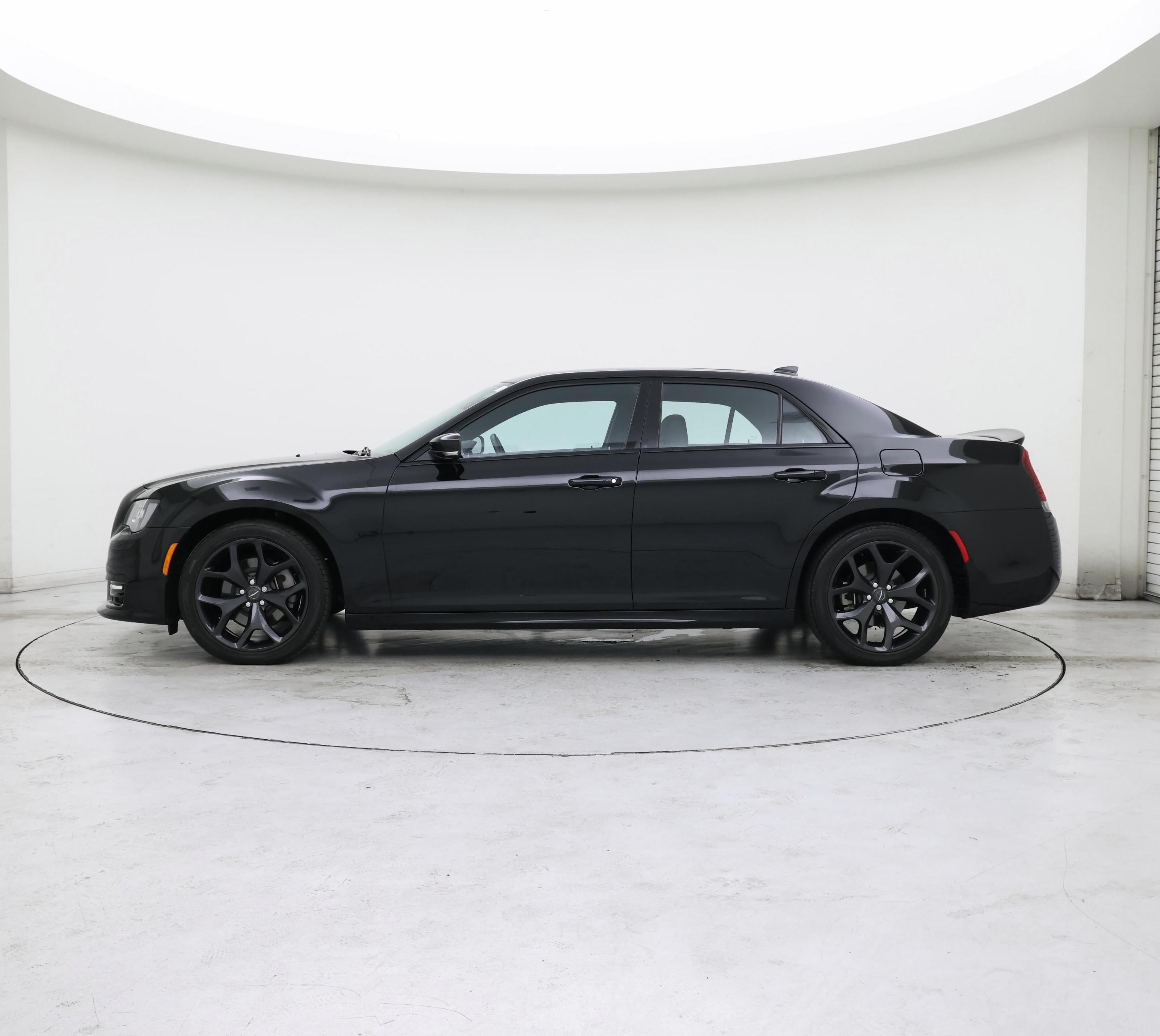 Thumbnail: 2021 Chrysler 300 - 3