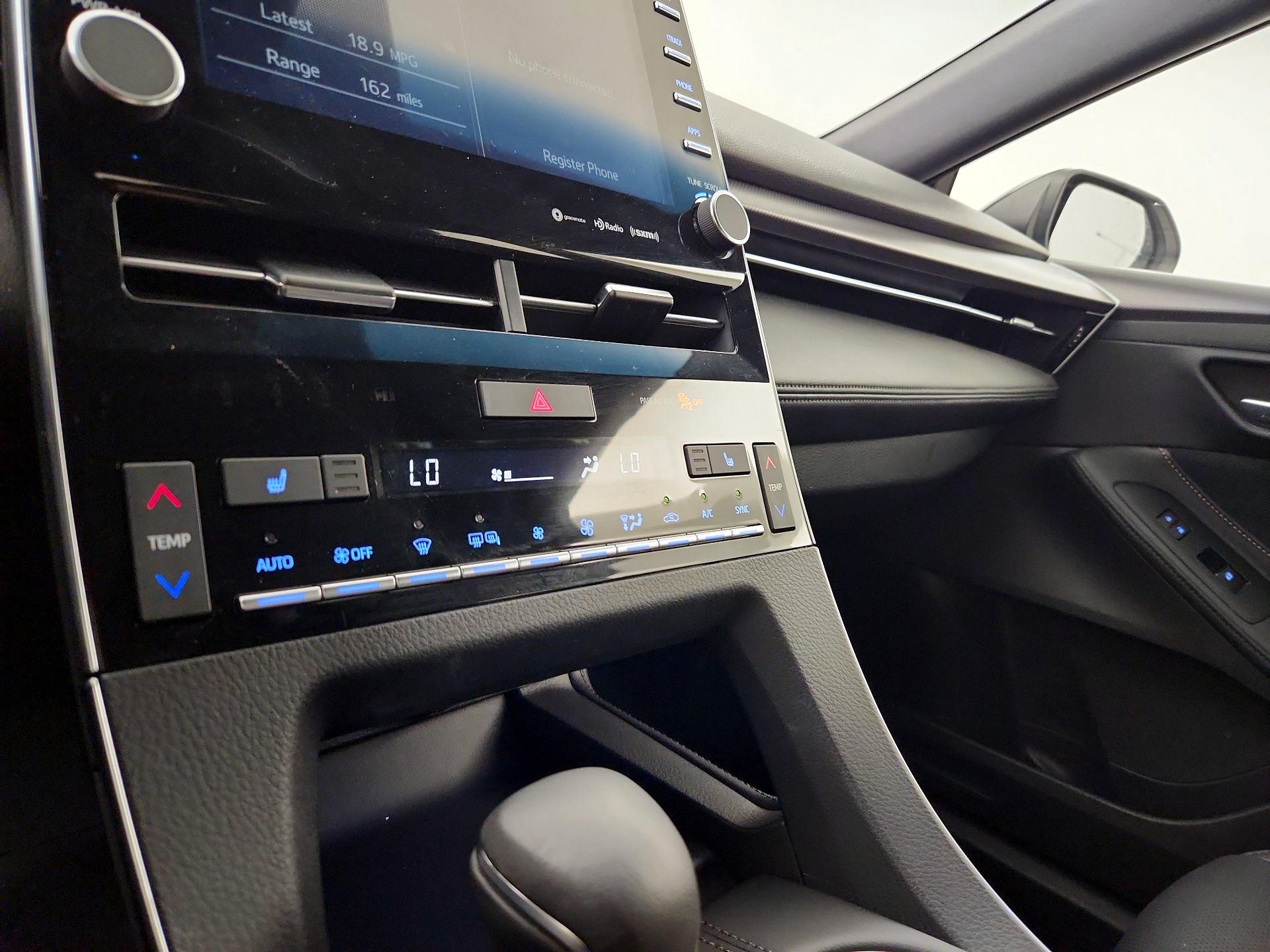 Thumbnail: 2019 Toyota Avalon - 16