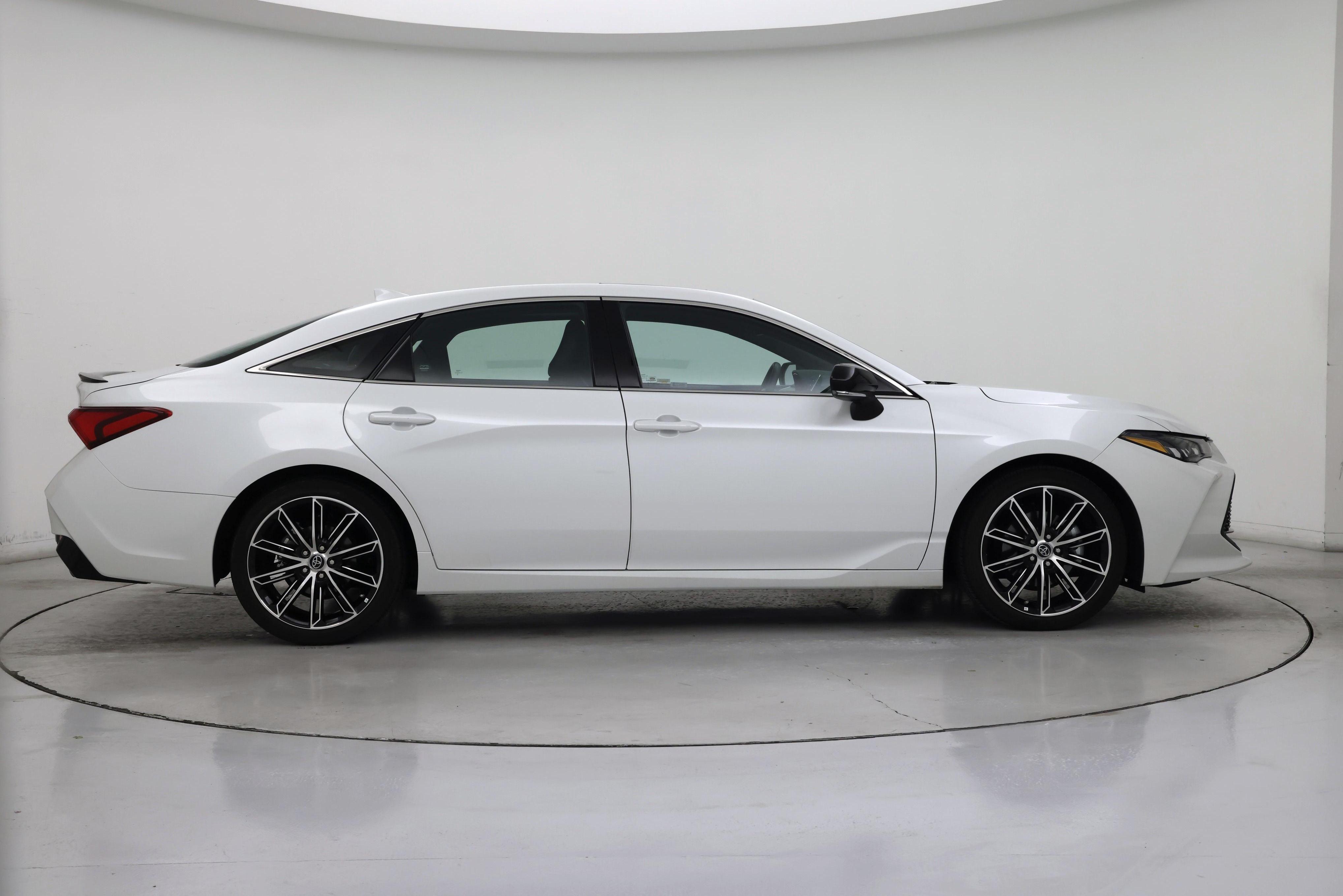 Thumbnail: 2019 Toyota Avalon - 7