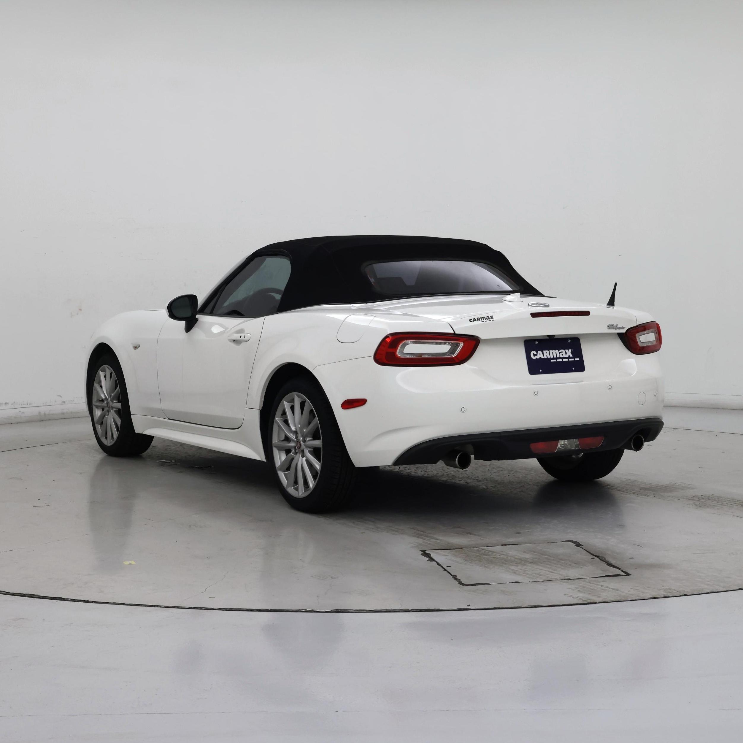 Thumbnail: 2020 Fiat 124 Spider - 2