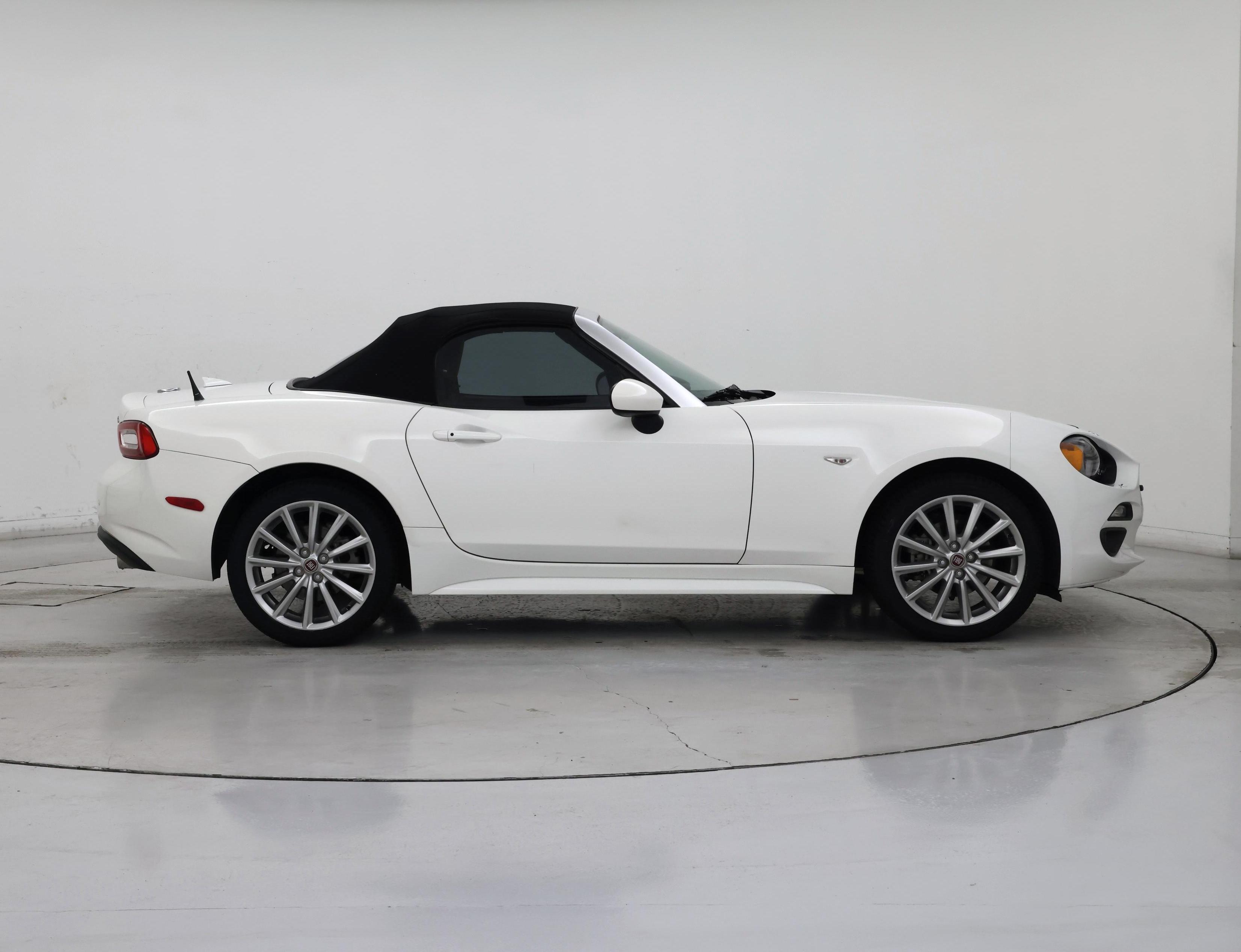 Thumbnail: 2020 Fiat 124 Spider - 7