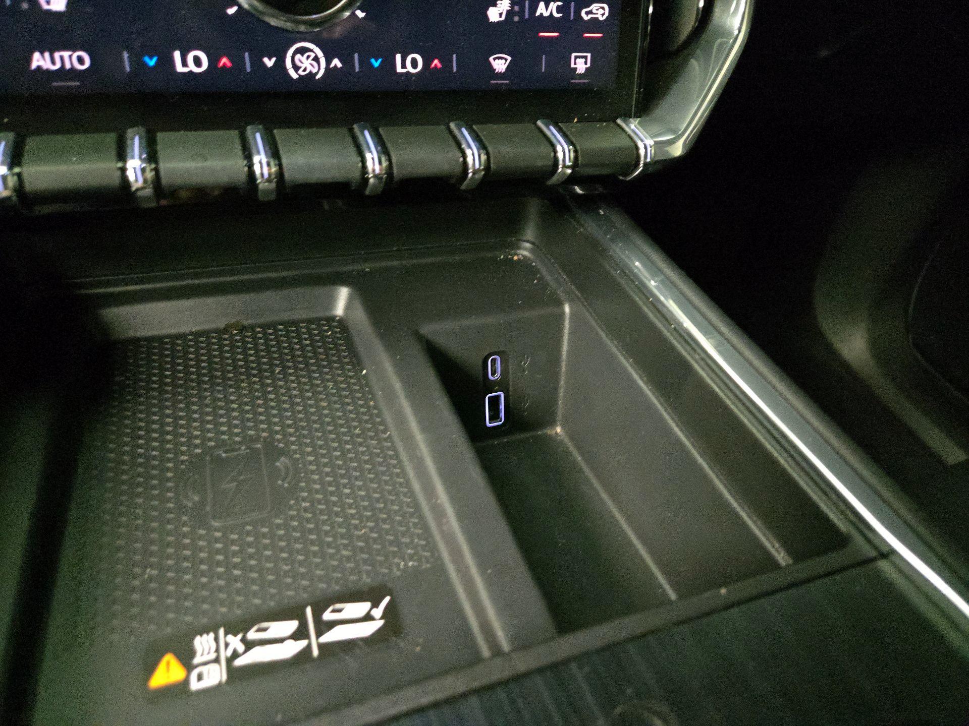 Thumbnail: 2025 GMC Acadia - 18