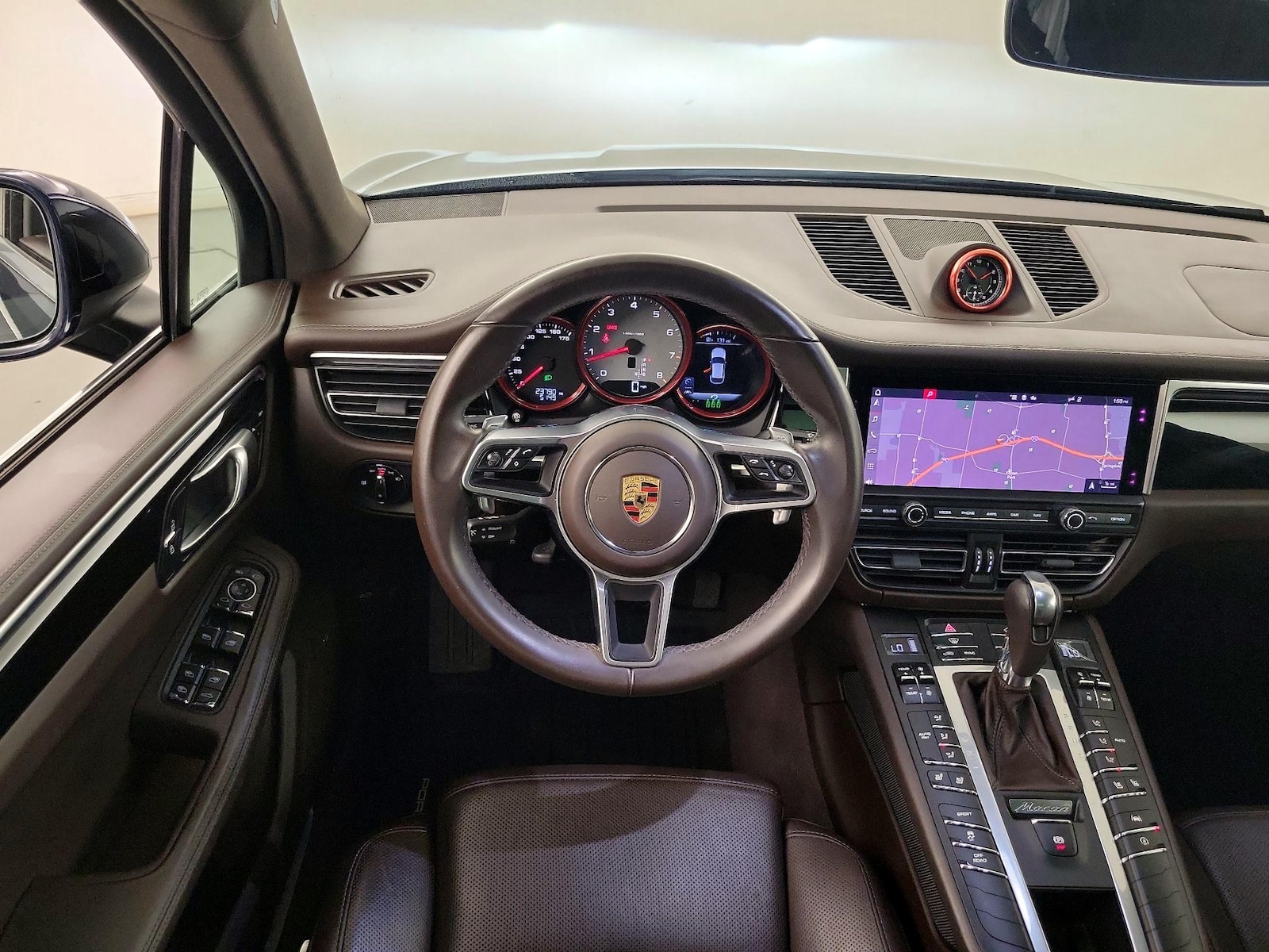 2021 Porsche Macan S - Photo 9