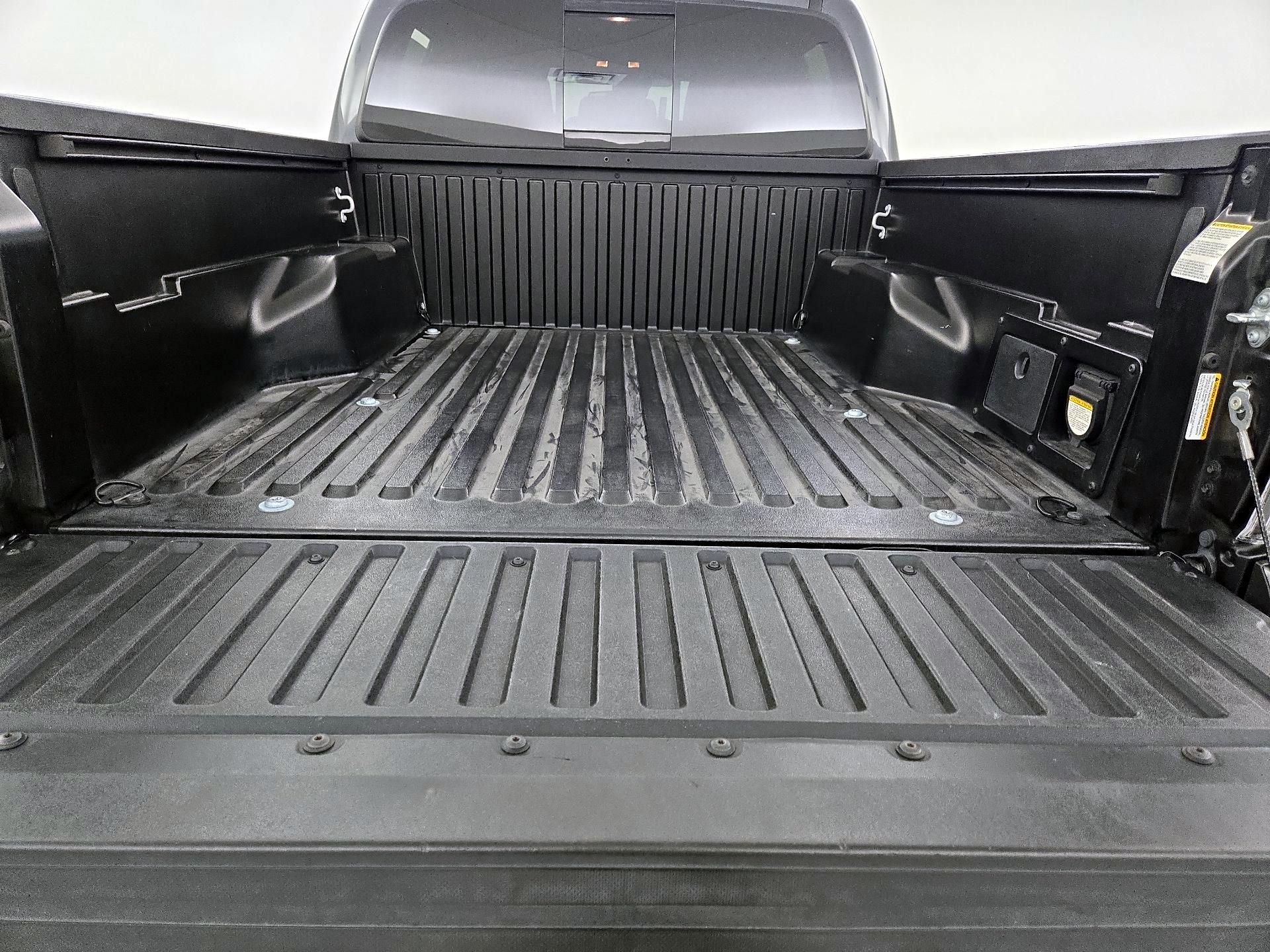 Thumbnail: 2021 Toyota Tacoma - 20
